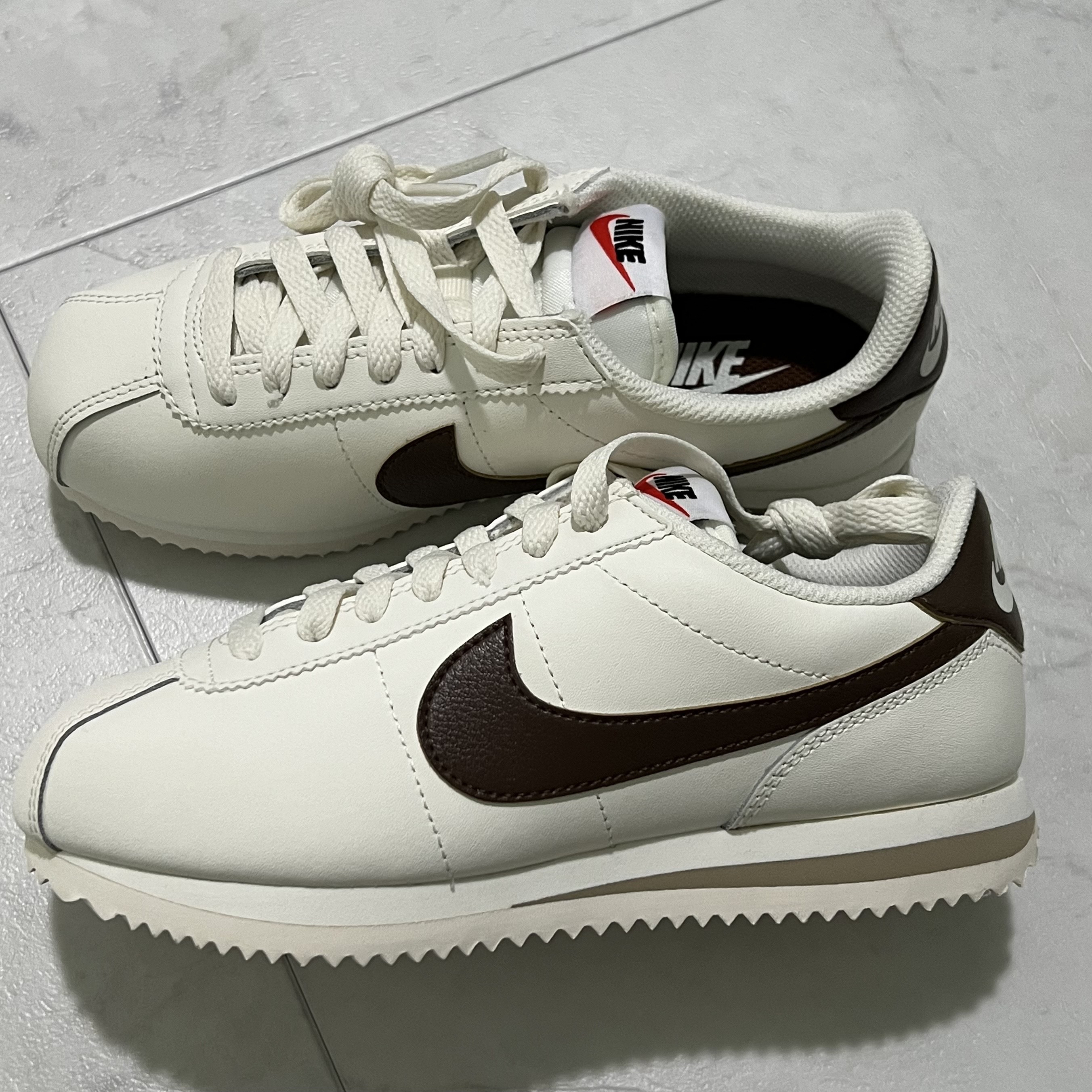 (W) Nike Cortez Sail Cacao Wow 착용 스타일 - 2