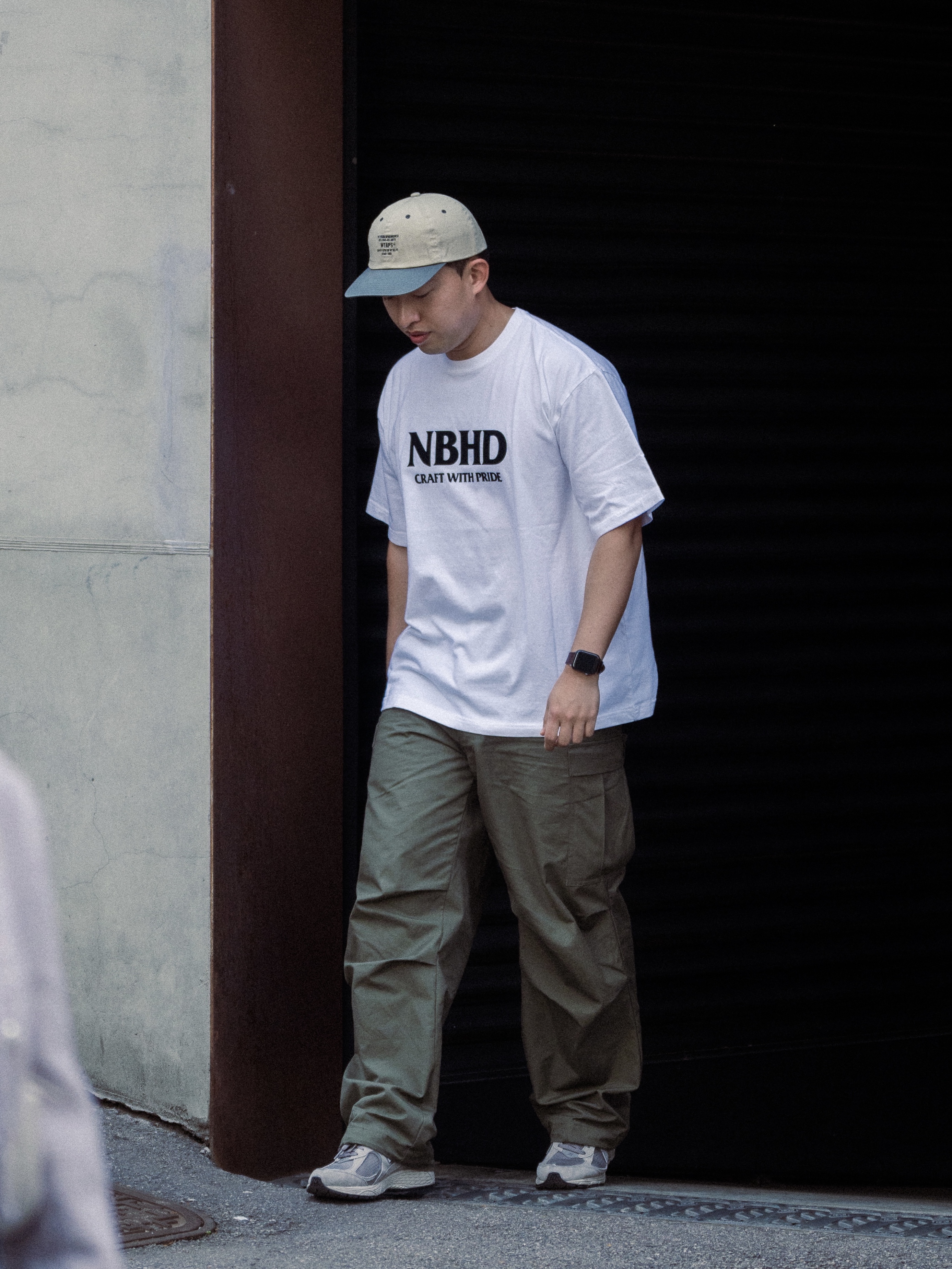 New Balance 2002R Grey 착용 스타일 - 2