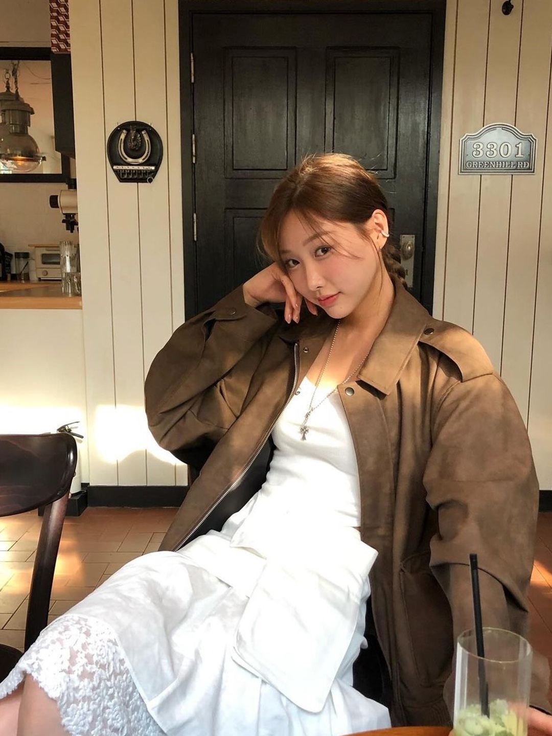 Margarin Fingers Rosy Layered One Piece White, Margarin Fingers Pin Tuck Shirring One Piece White 착용 스타일 - 2