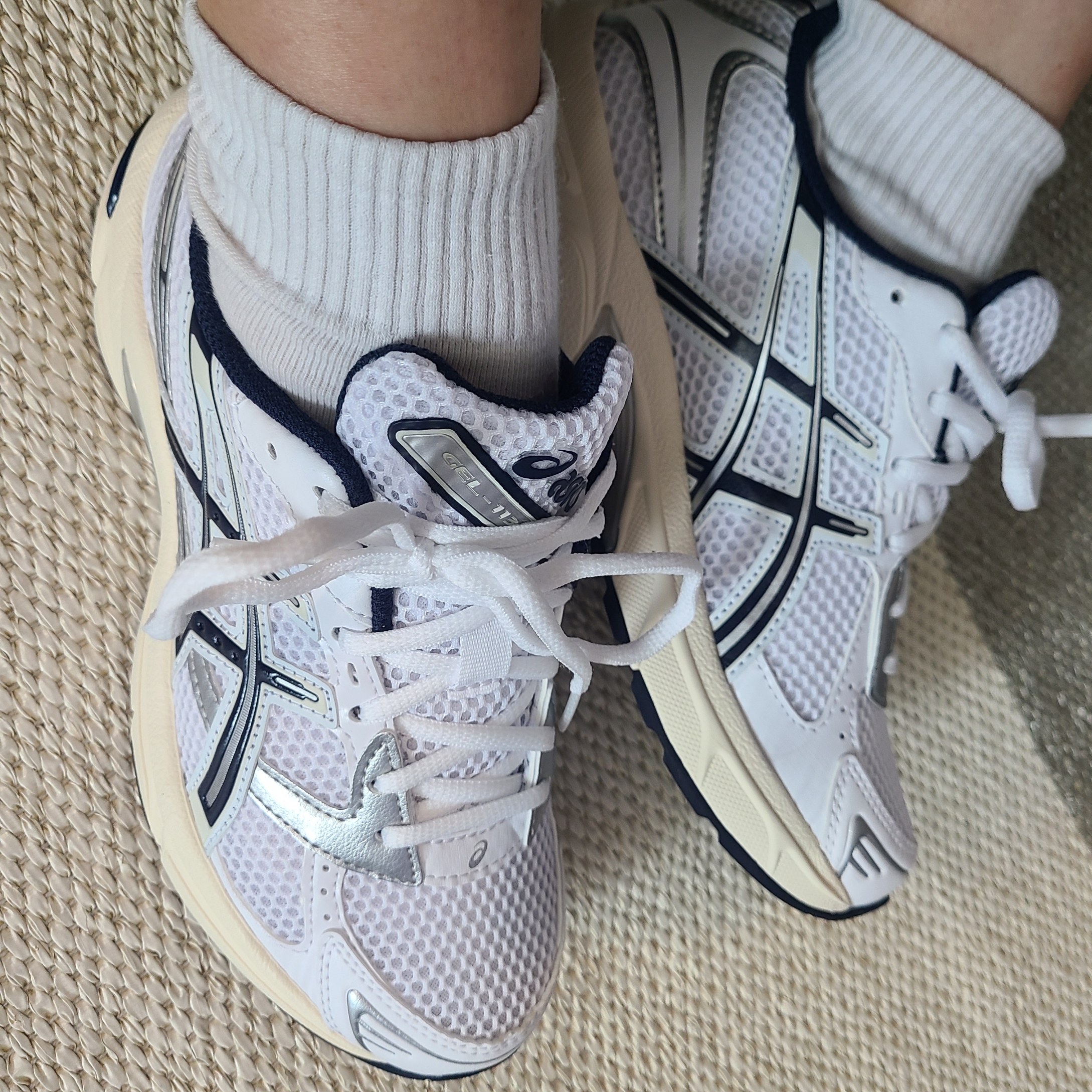 (W) Asics Gel-1130 White Midnight 착용 스타일
