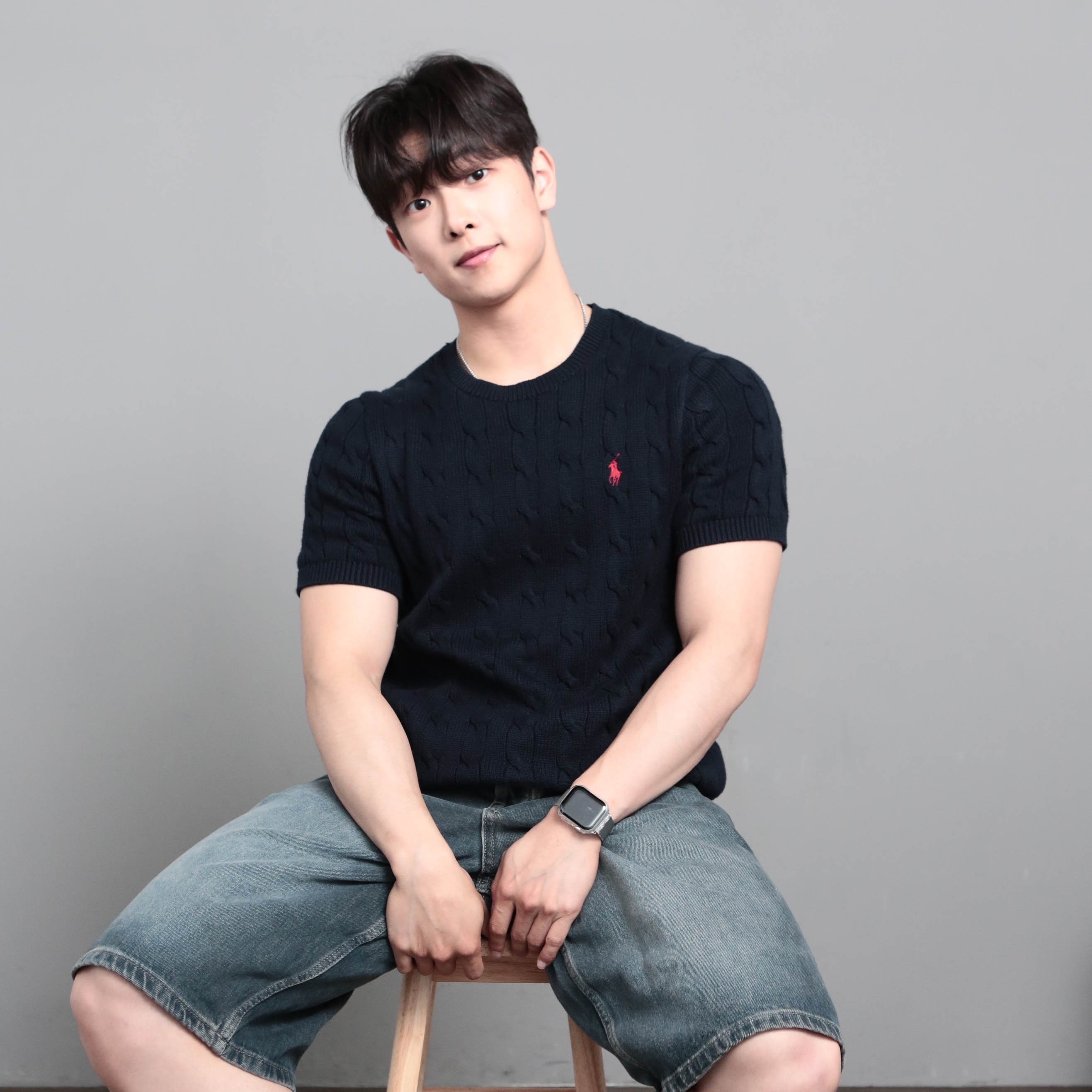 폴로 랄프 로렌 우먼 코튼 블렌드 숏 슬리브 스웨터 블랙 착용 스타일 - 2