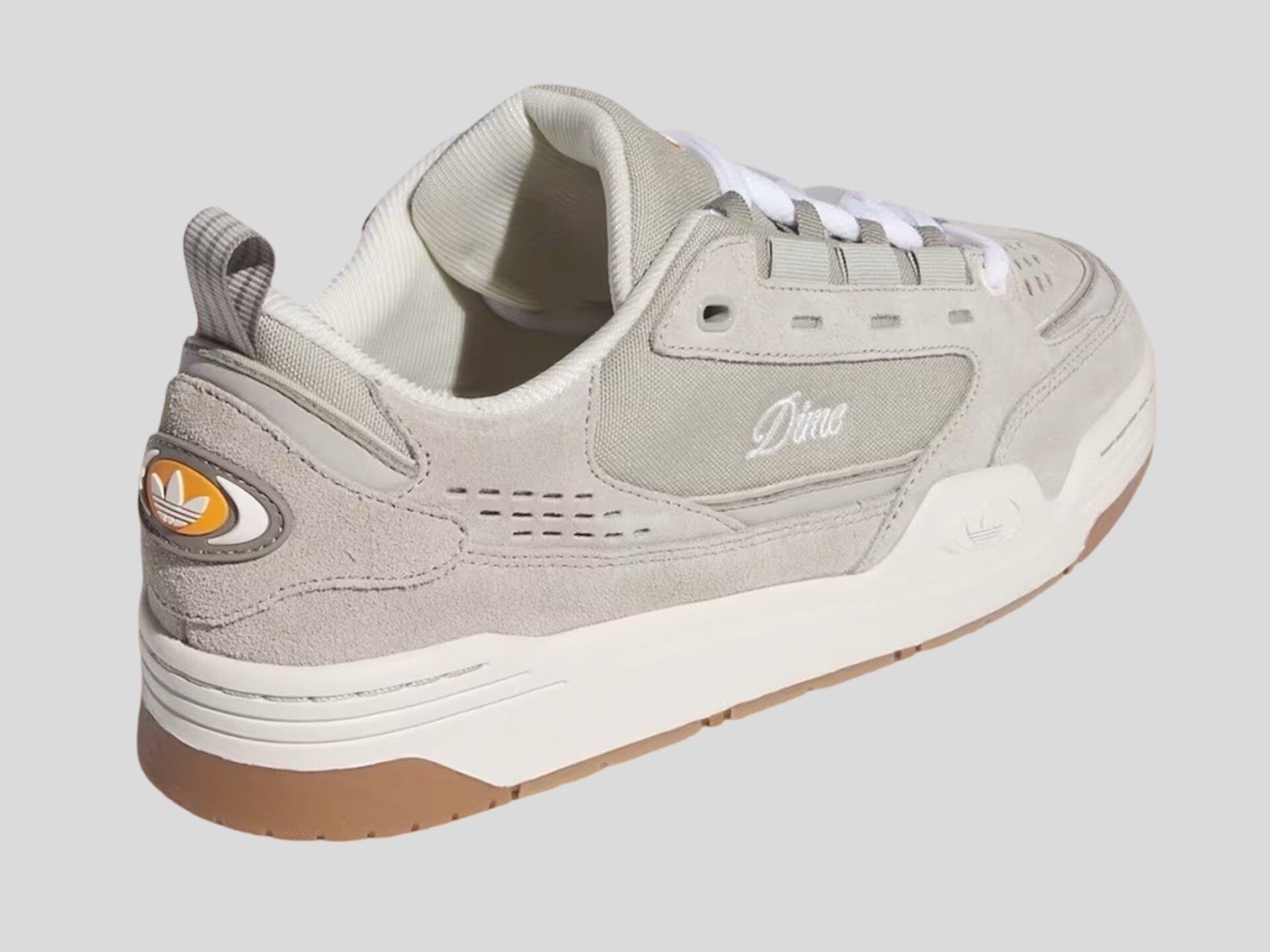 Adidas x Dime Adi 2000 Low Light Brown Chalk White 착용 스타일