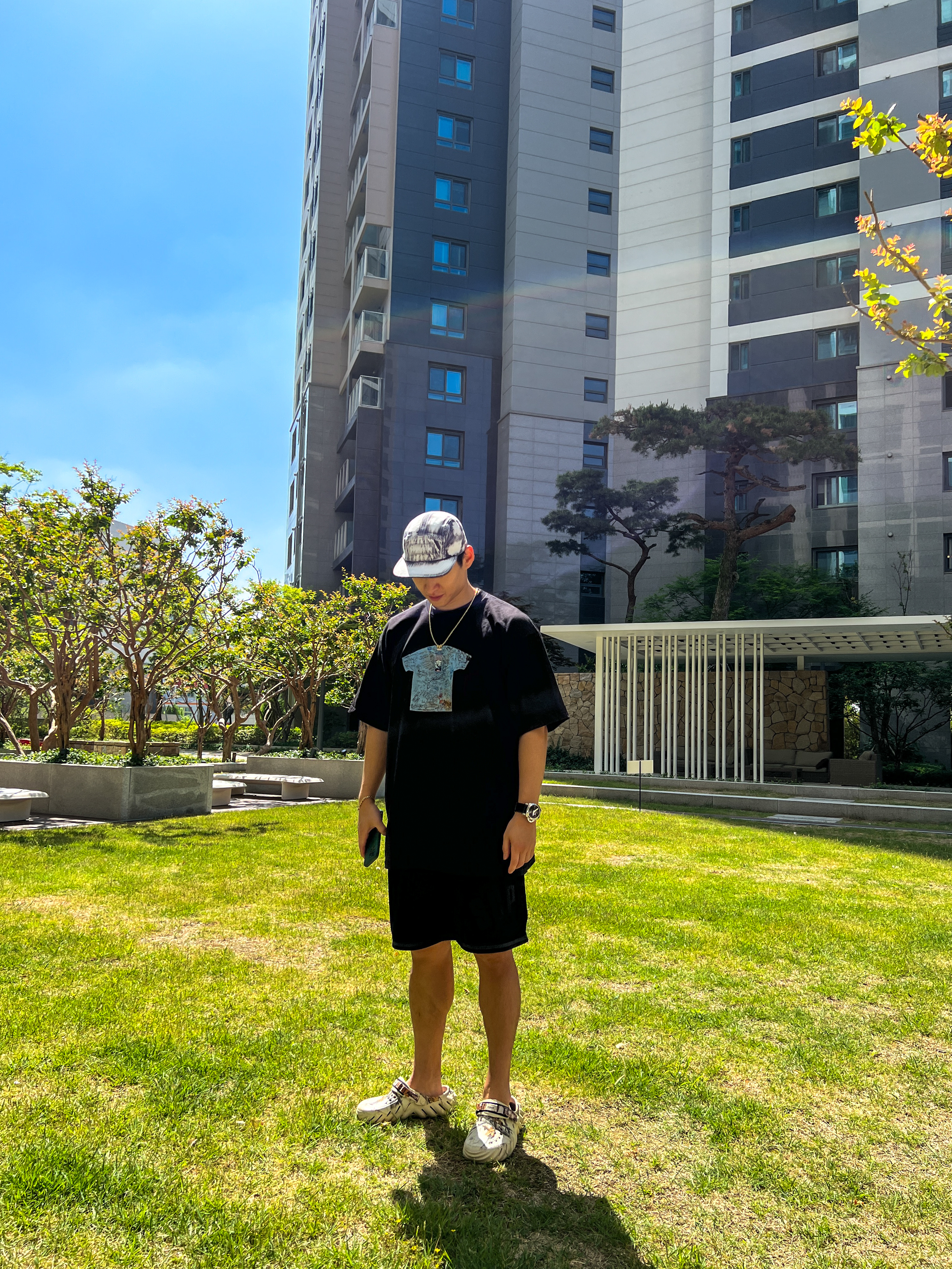 Supreme Ultrasuede Mesh Short Black - 24SS, Supreme First T-Shirt Black - 24SS 착용 스타일 - 2