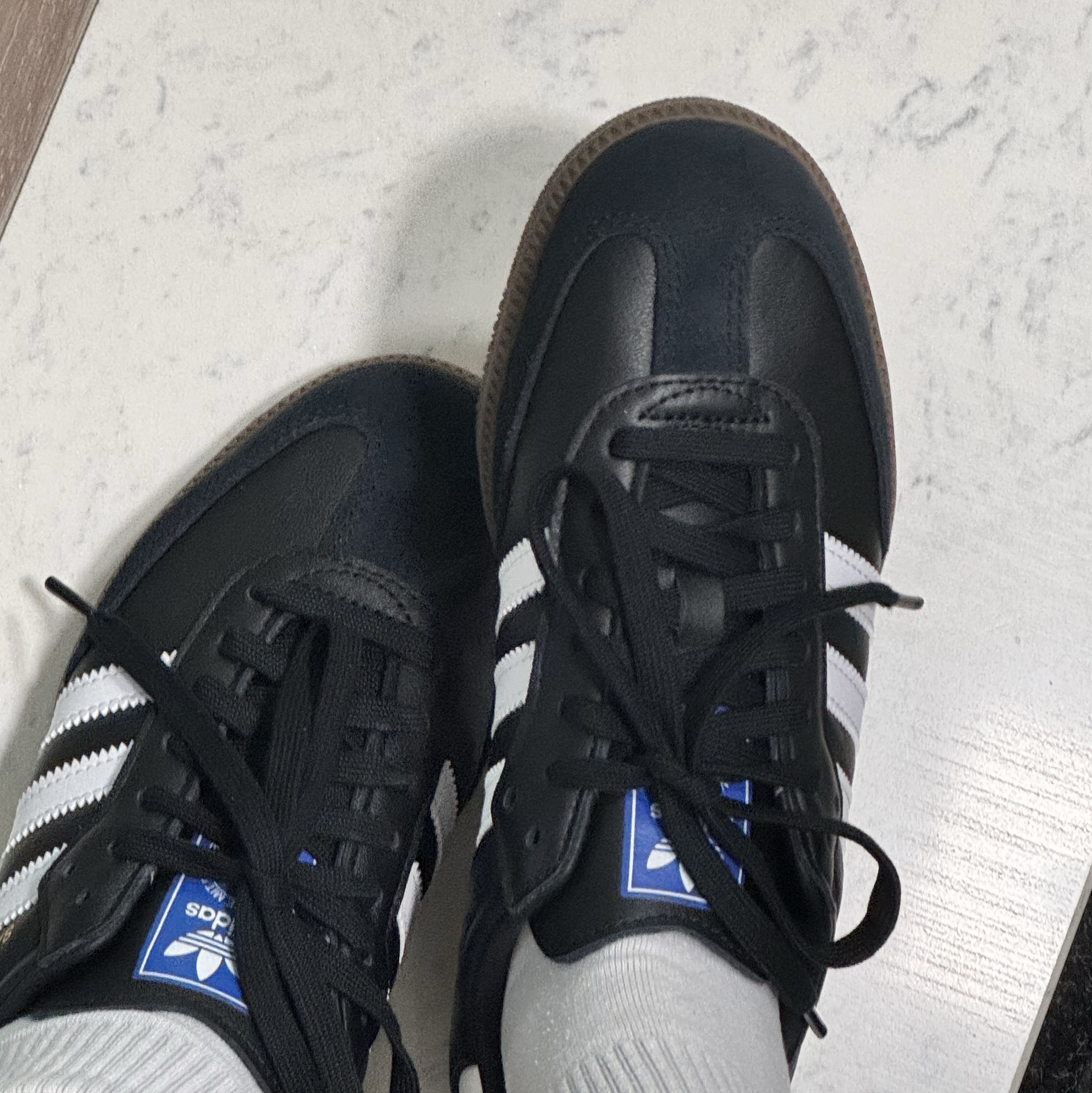Adidas Samba OG Black White Gum 착용 스타일 - 1
