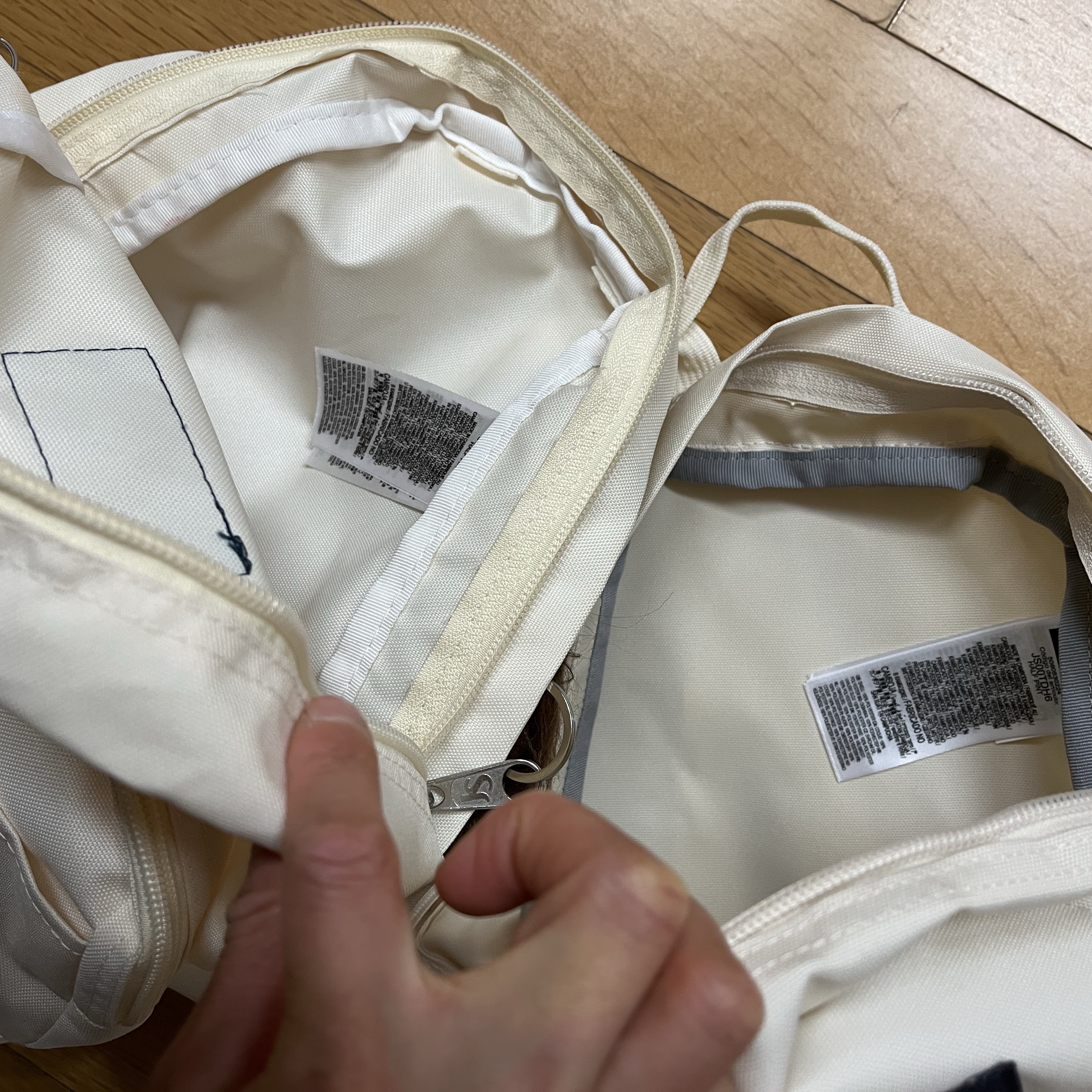 Jansport Half Pint Mini Backpack Soft Tan, Jansport Half Pint Mini Backpack Coconut 착용 스타일 - 4