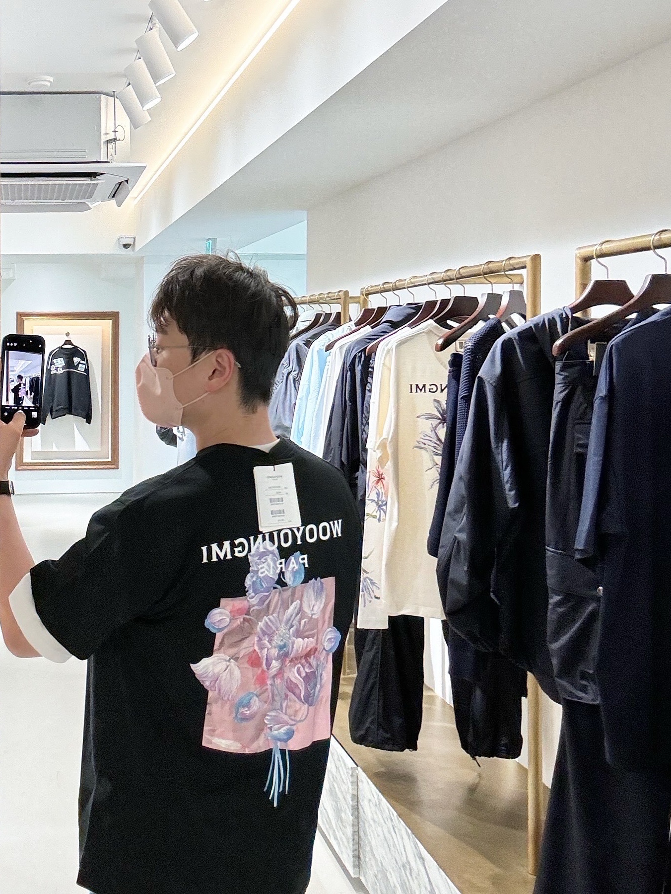 Stussy Withered Flower T-Shirt White, Wooyoungmi Long Straight Denim Pants Blue -23FW 착용 스타일 - 2
