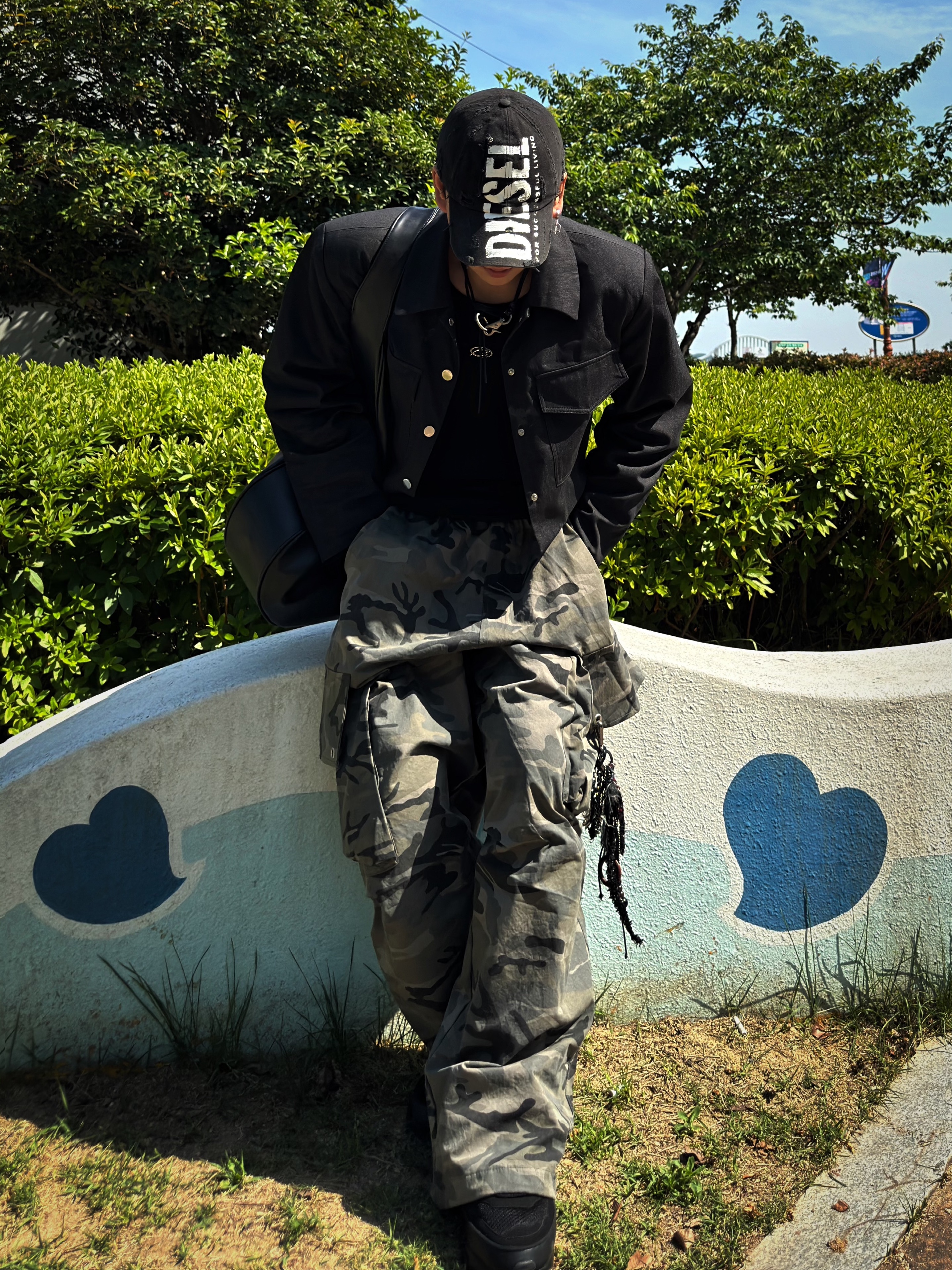 Our Legacy Ladon Leather Keychain Black, Diesel C-Ewan Baseball Cap with Diesel Lettering Black 착용 스타일 - 5