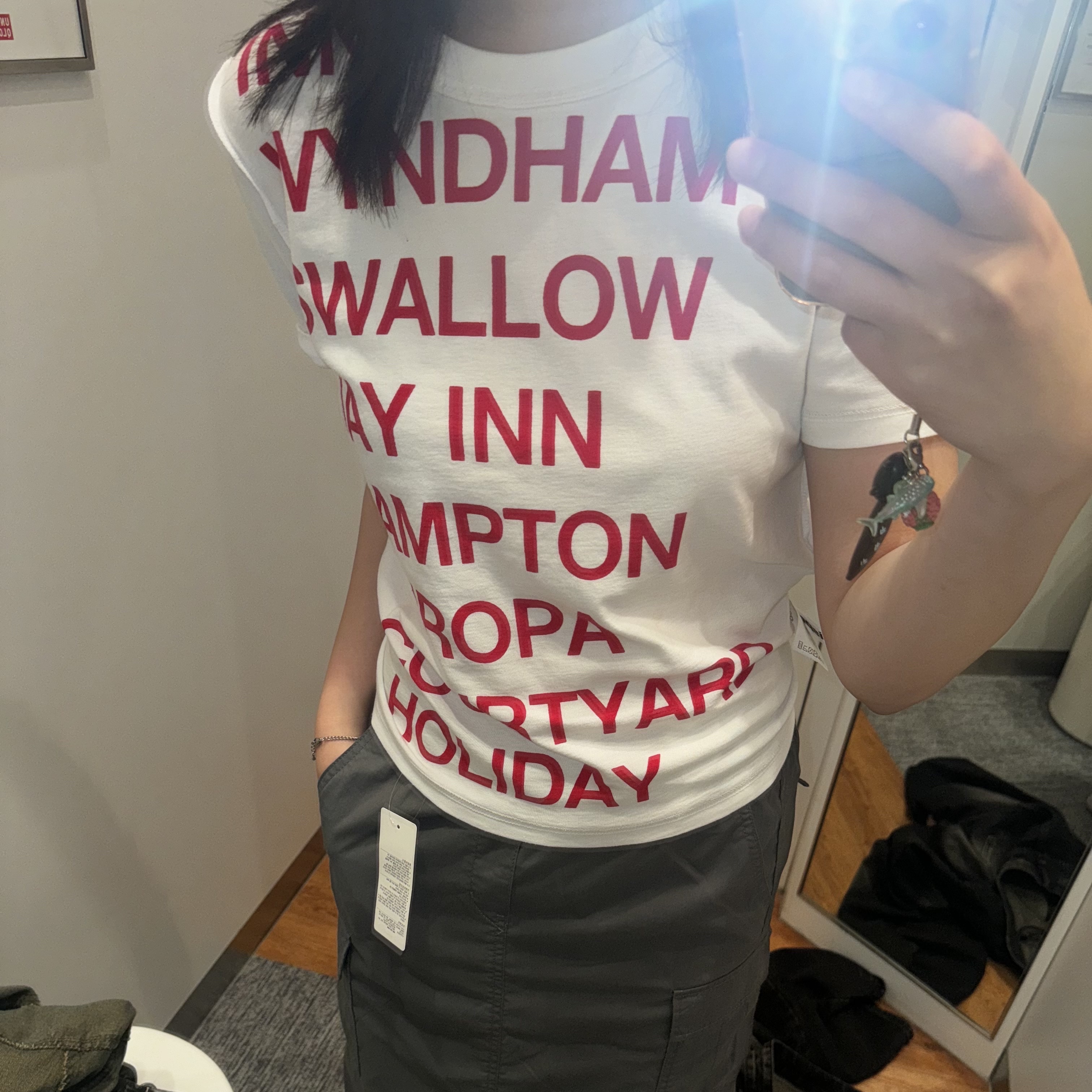 [KREAM 단독] Safarispot Women 1/2 Highway Inn T-Shirt White Red 착용 스타일