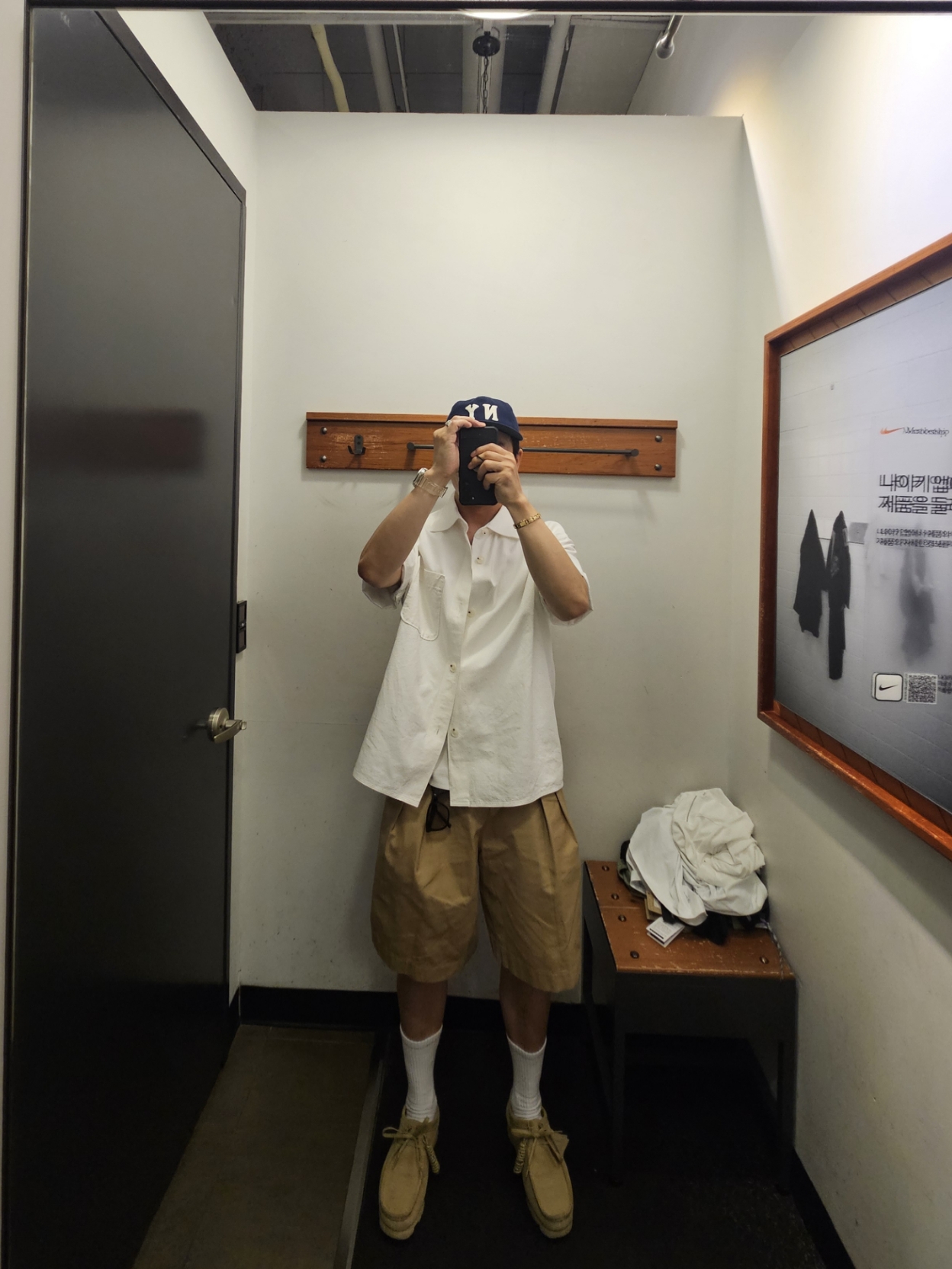 Clarks Wallabee Gore-Tex Maple Suede, Stussy Small Stock Crew Socks White (3 Pack) 착용 스타일