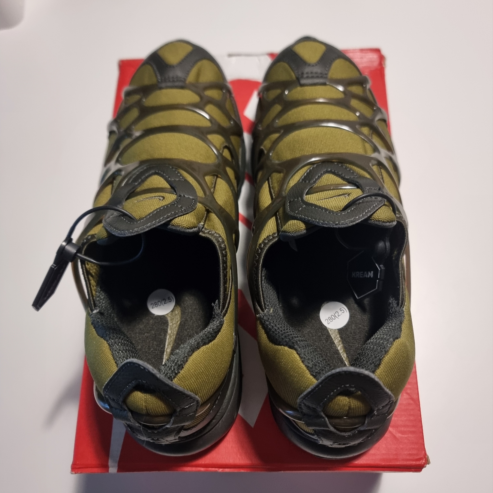 Nike Air Kukini Pilgrim Sequoia 착용 스타일 - 2