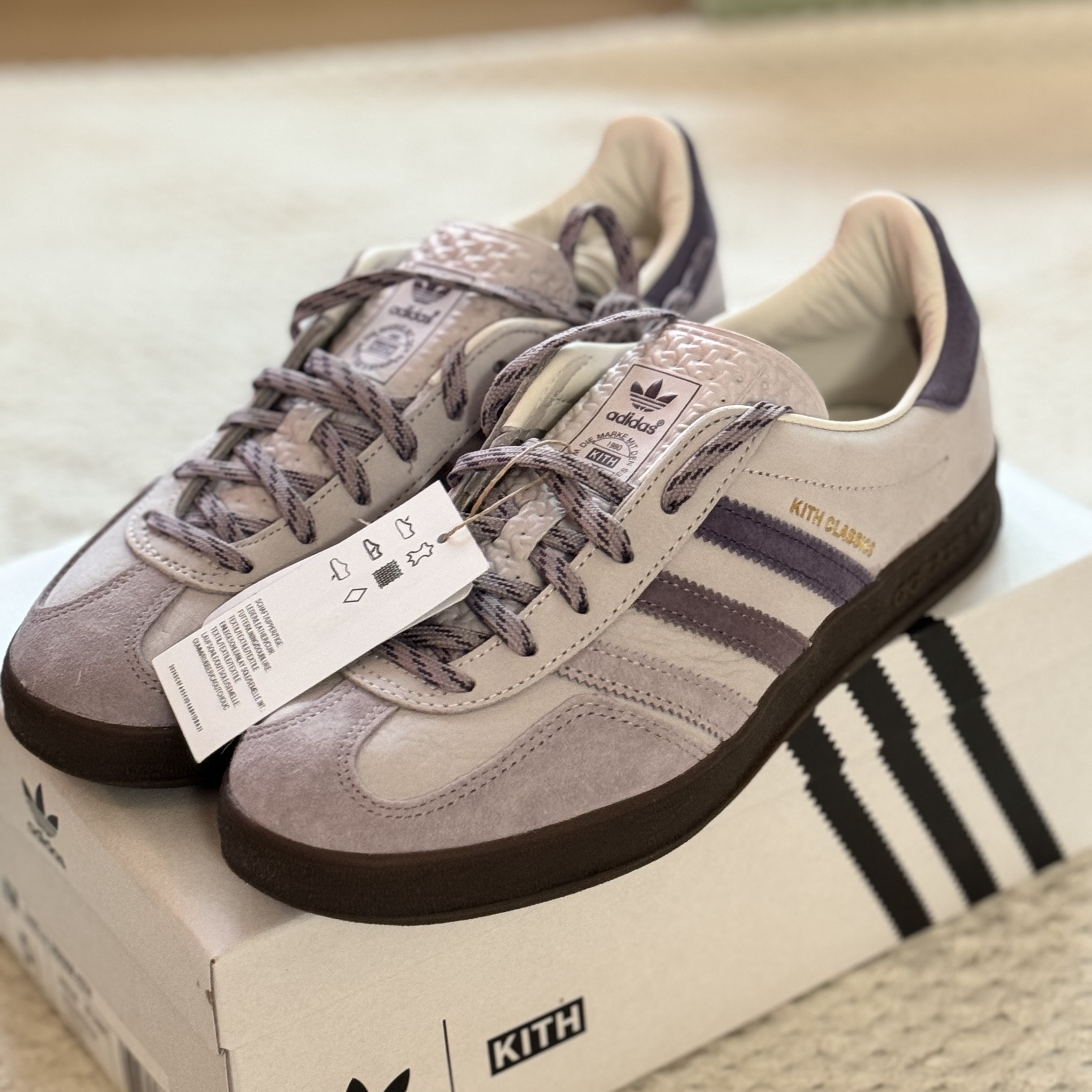 Adidas x Kith Gazelle Indoor Ash Purple Ice Purple 착용 스타일 - 2