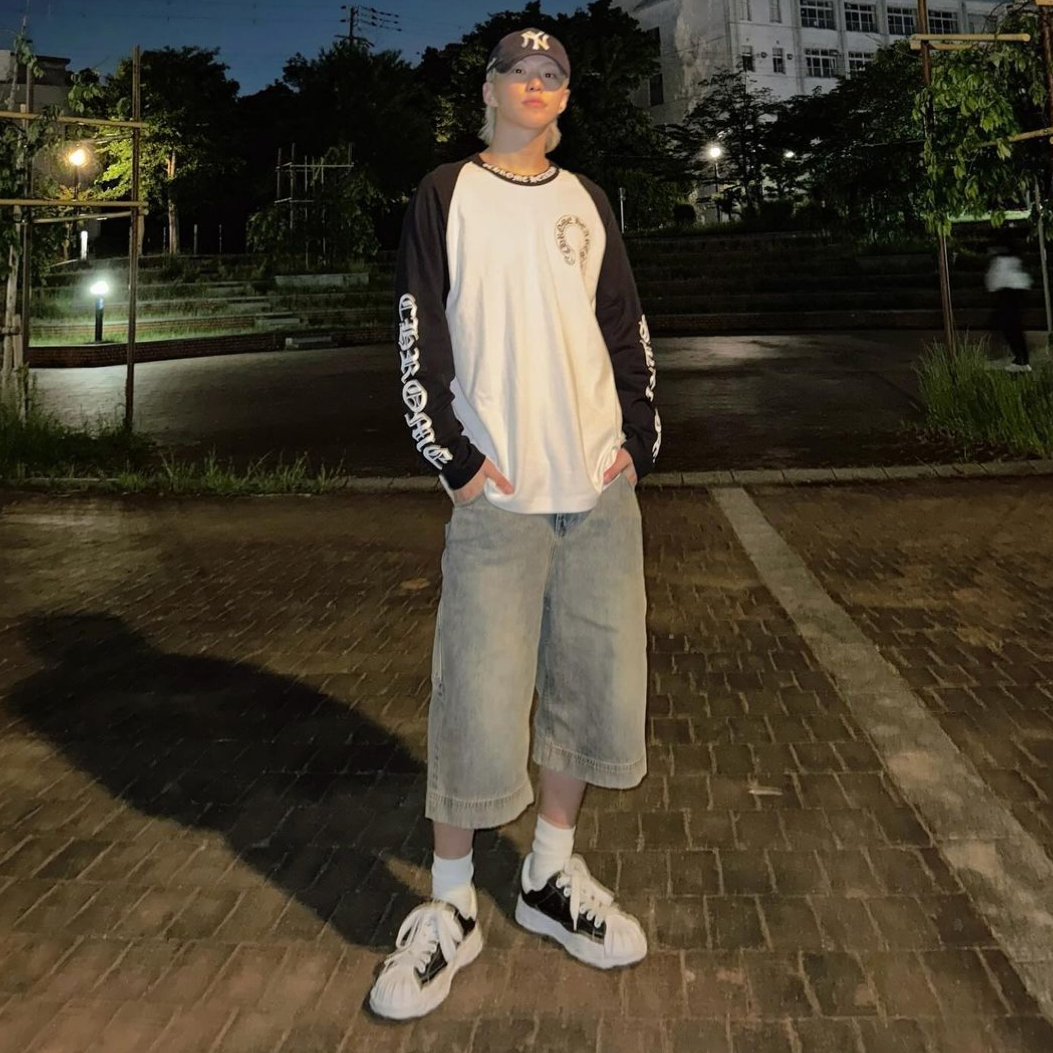 Maison Mihara Yasuhiro Blakey OG Sole Canvas Low-top Sneakers Black White 착용 스타일 - 2