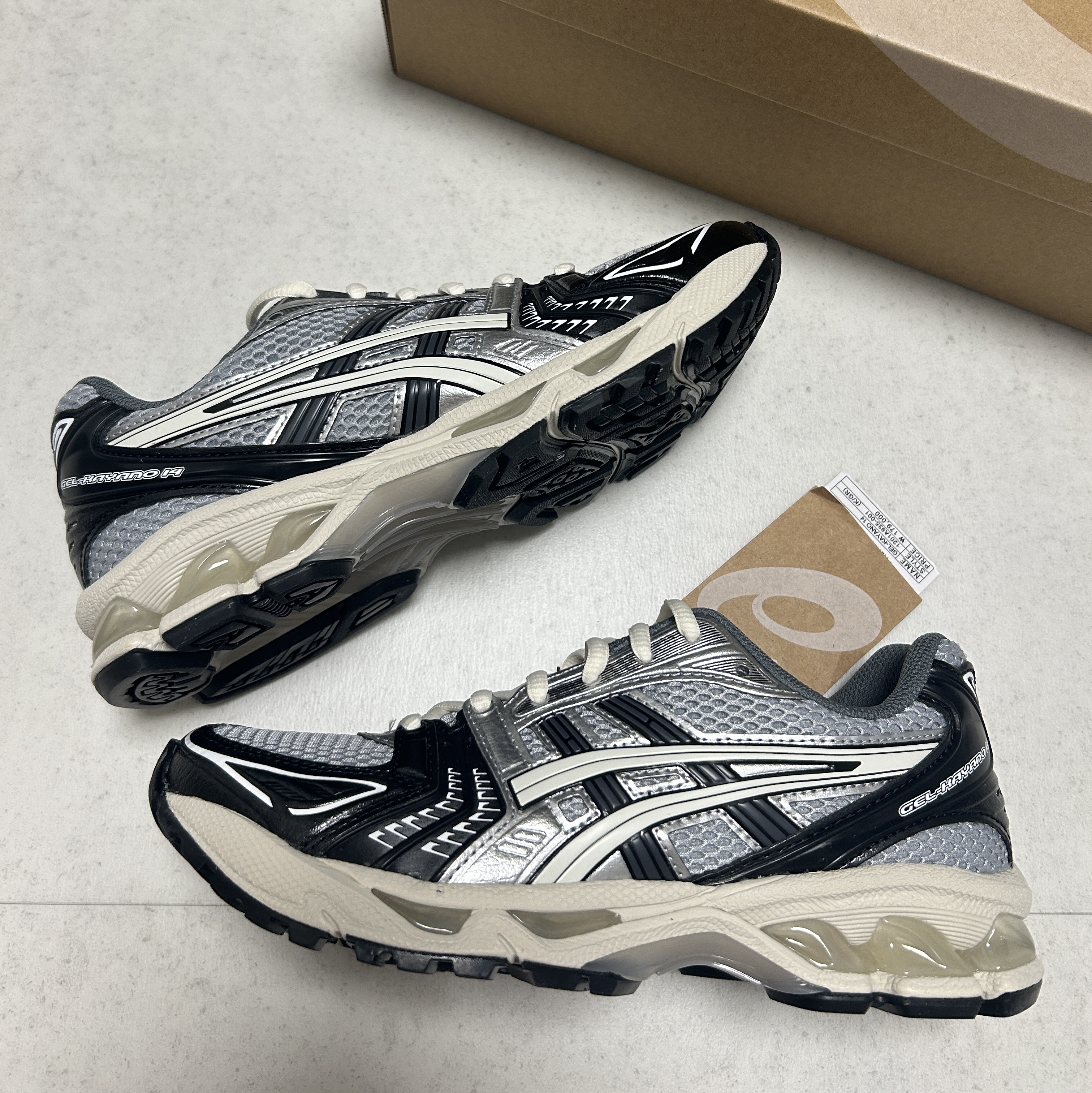 Asics Gel-Kayano 14 Black Glacier Grey 착용 스타일