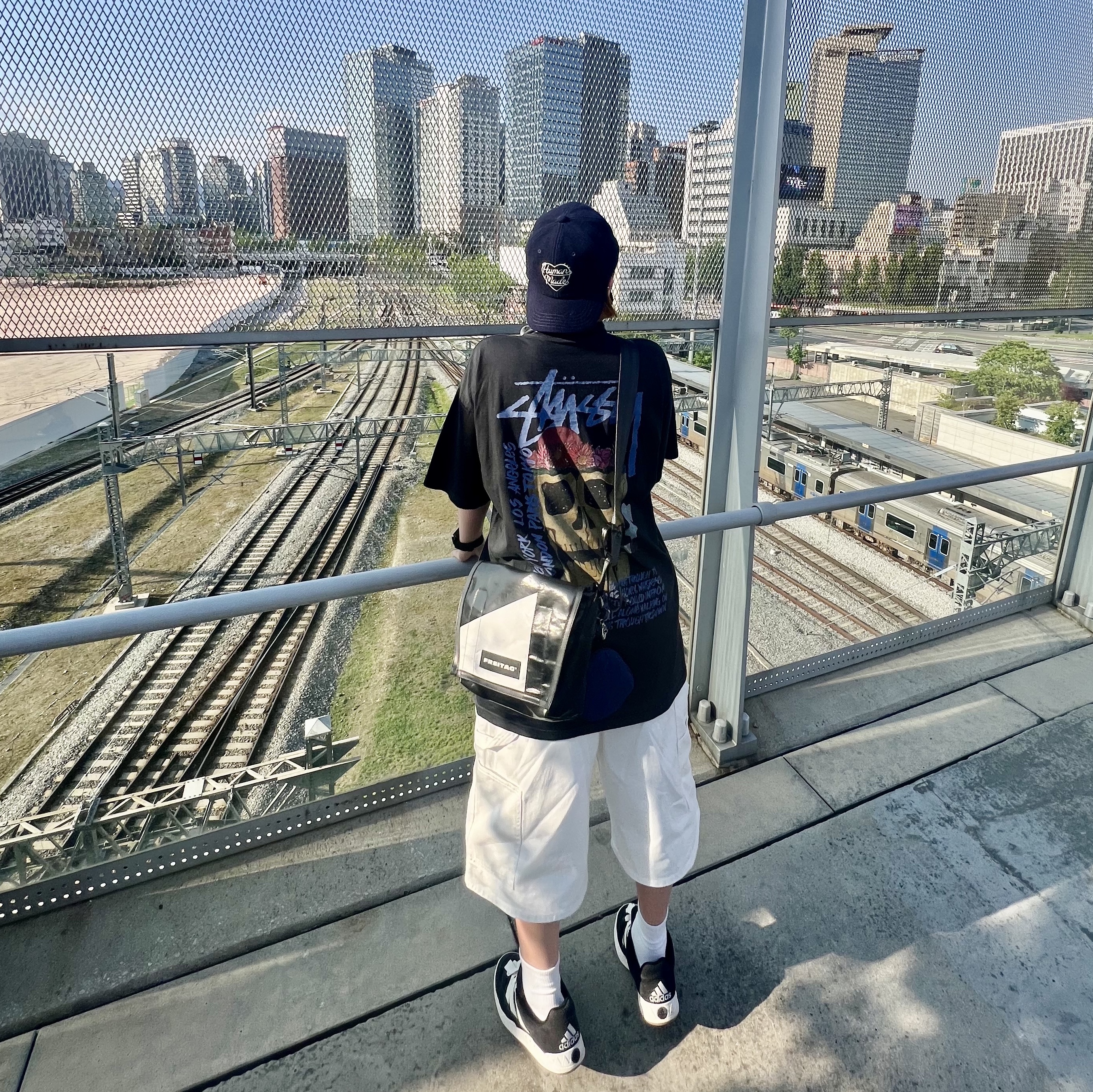 Human Made 6-Panel Wool Cap Navy, Adidas Adimatic Core Black 착용 스타일