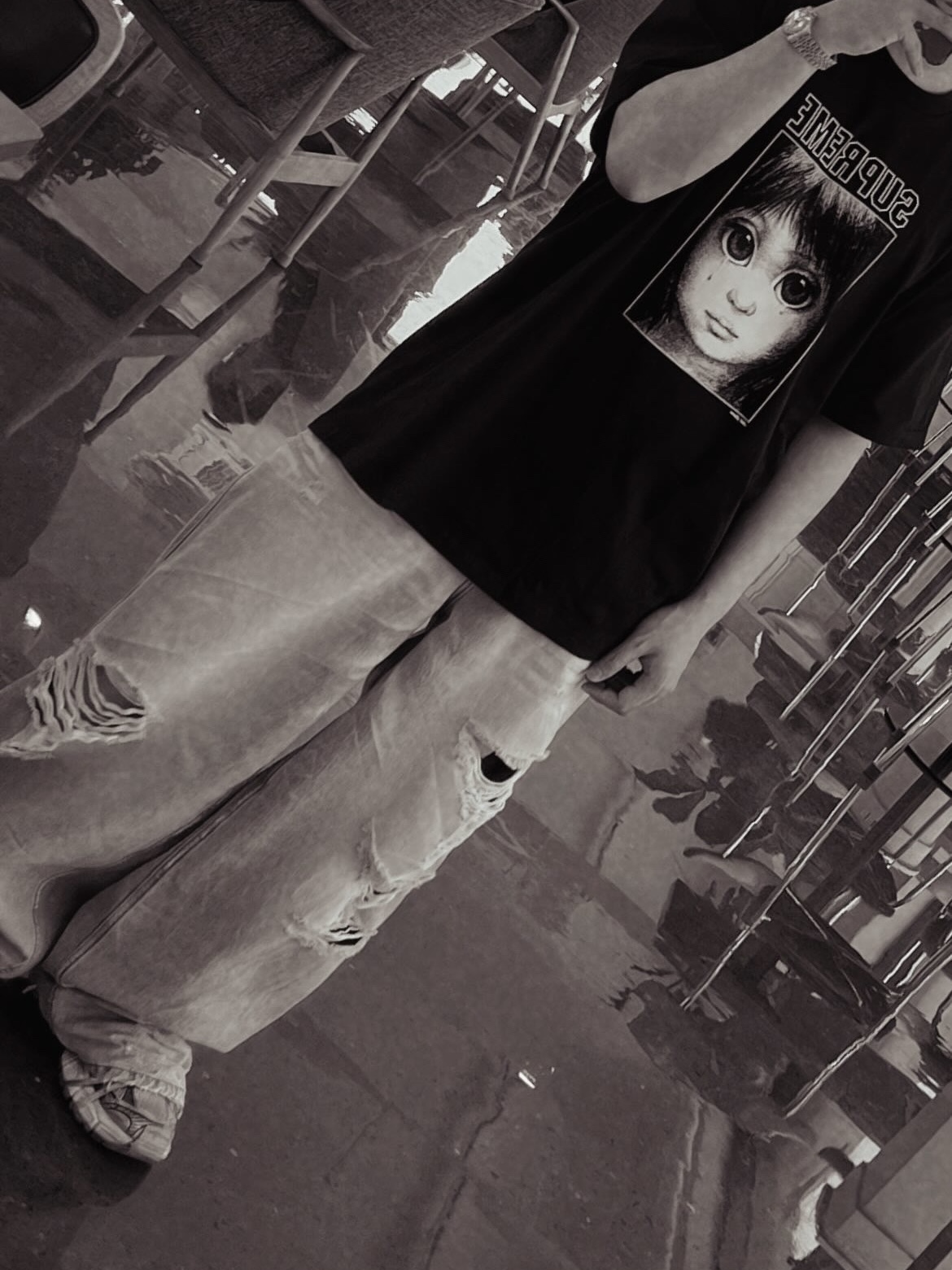 Supreme x Margaret Keane Teardrop T-Shirt Black - 24SS, Balenciaga 3XL Sneakers Beige 착용 스타일