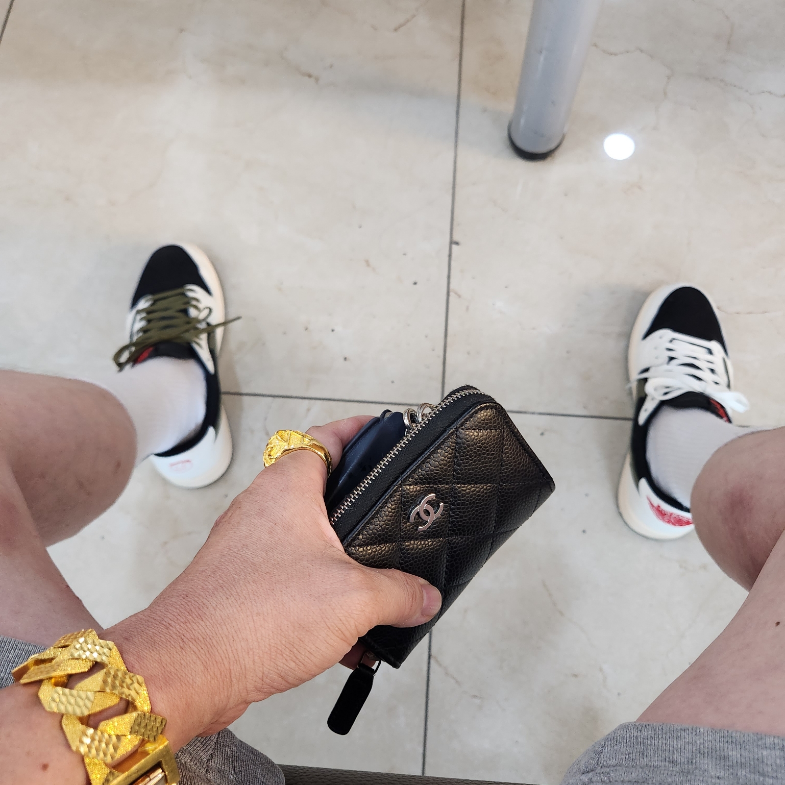(W) Jordan 1 x Travis Scott Retro Low OG SP Medium Olive 착용 스타일