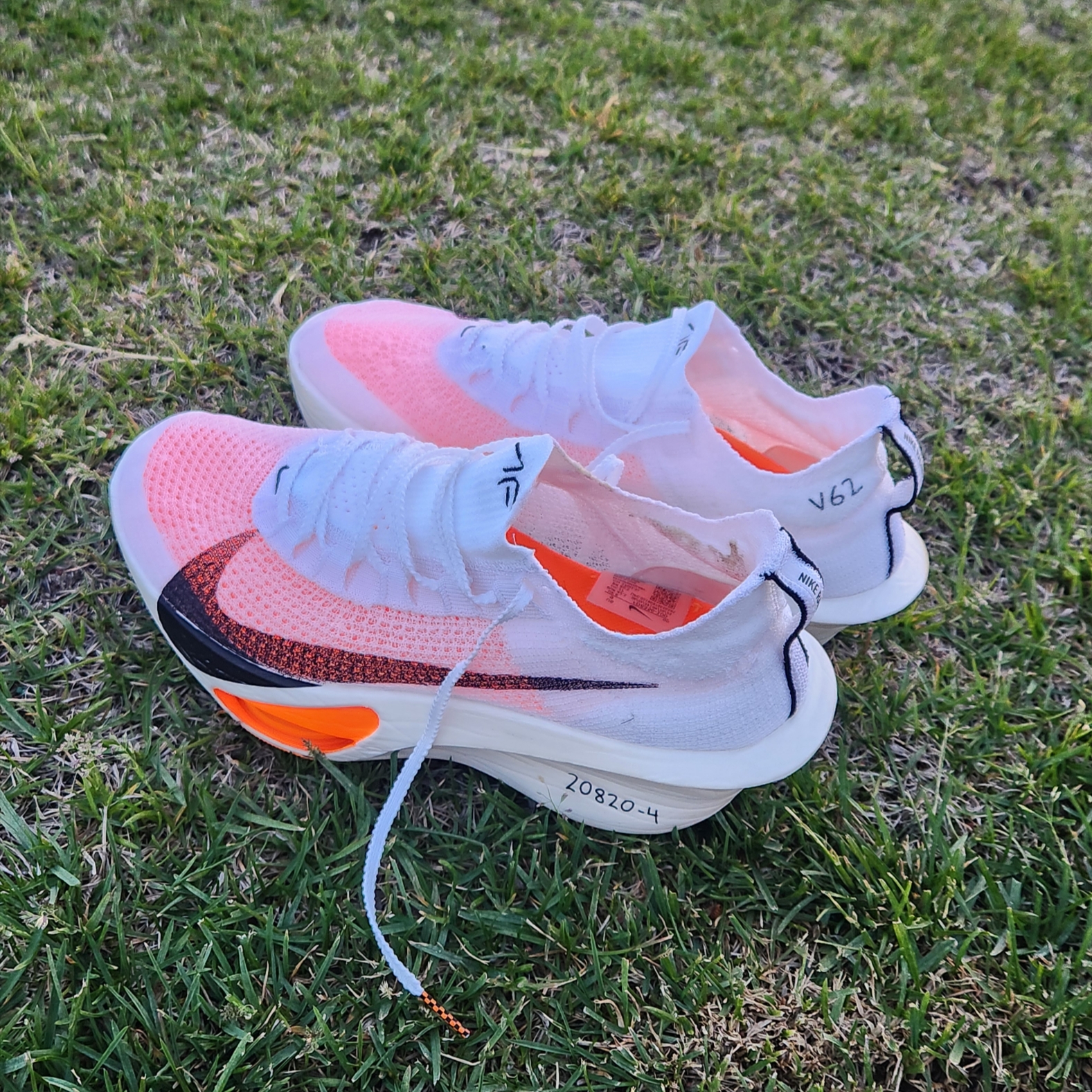 Nike Air Zoom Alphafly Next% 3 Proto White Total Orange 착용 스타일 - 1