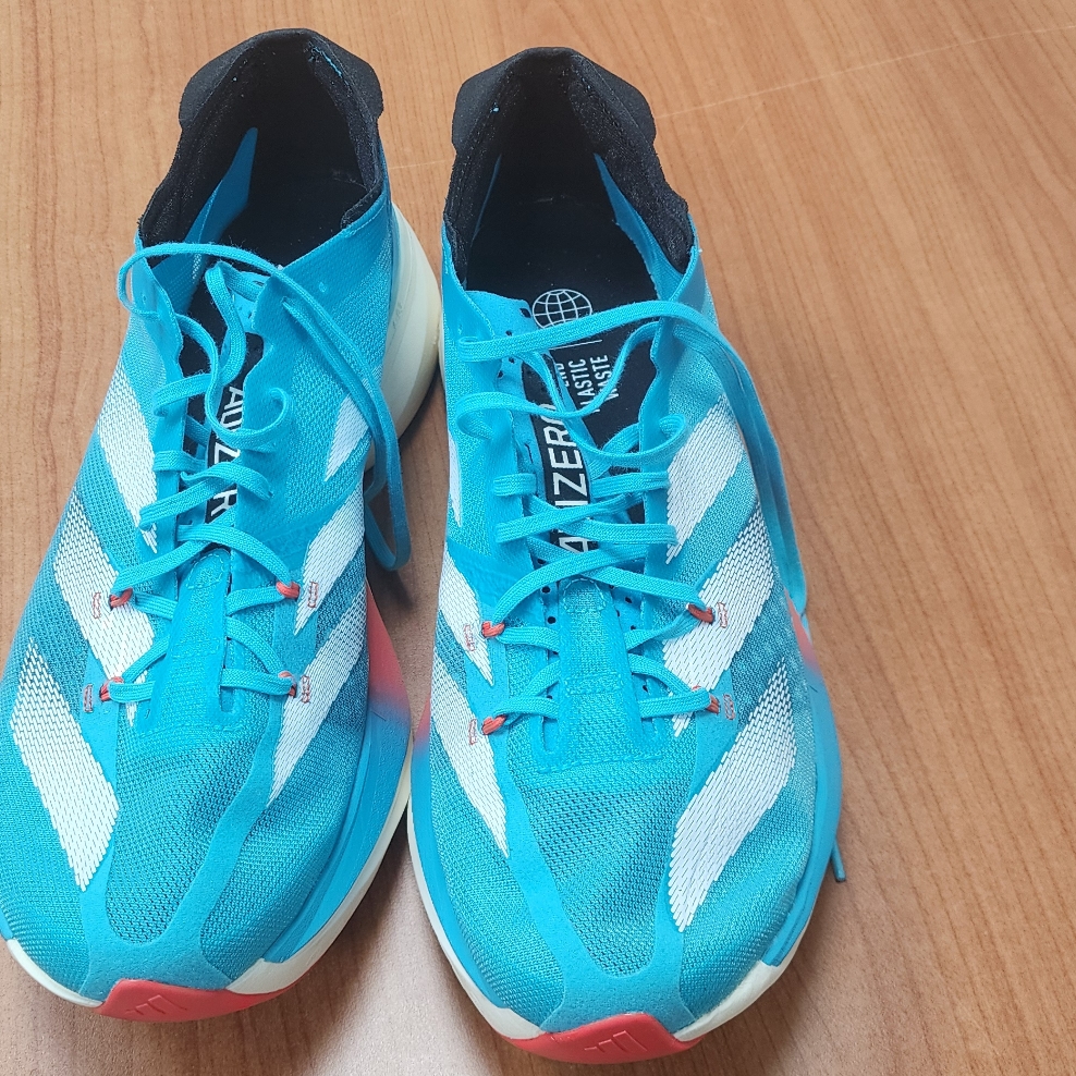 Adidas Adizero Adios Pro 3 M Lucid Cyan 착용 스타일 - 2