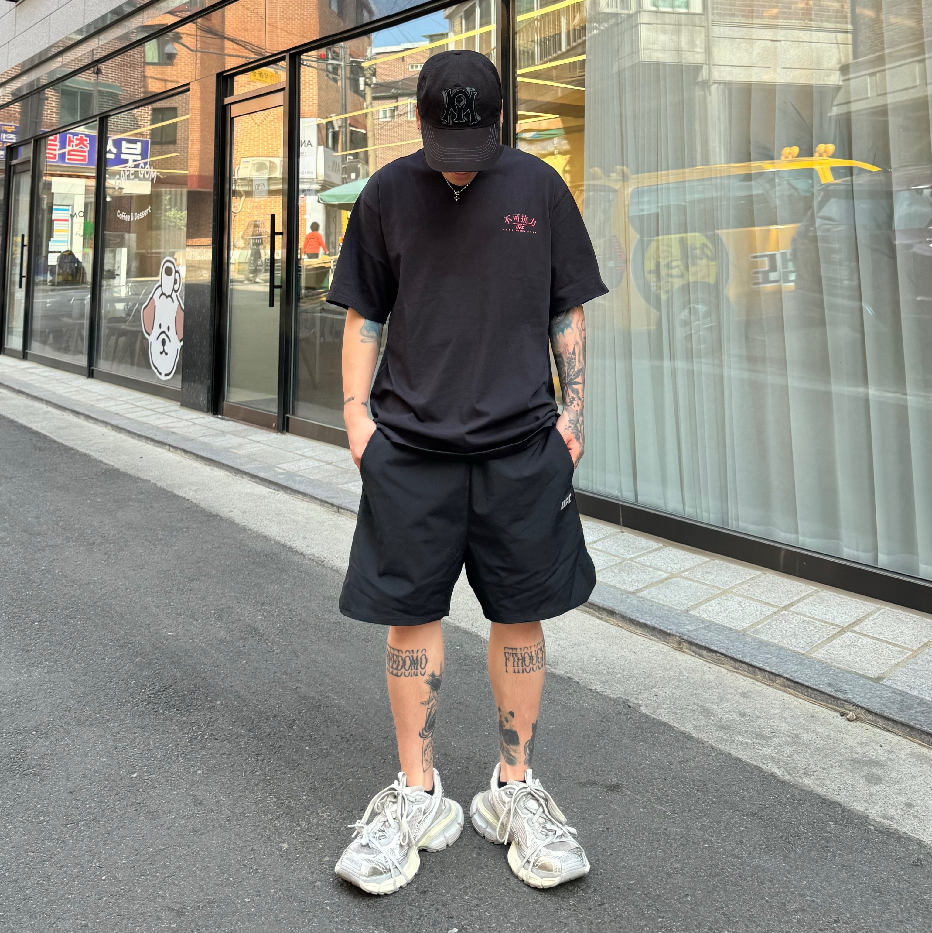(W) Balenciaga 3XL Sneakers Light Beige 착용 스타일 - 3