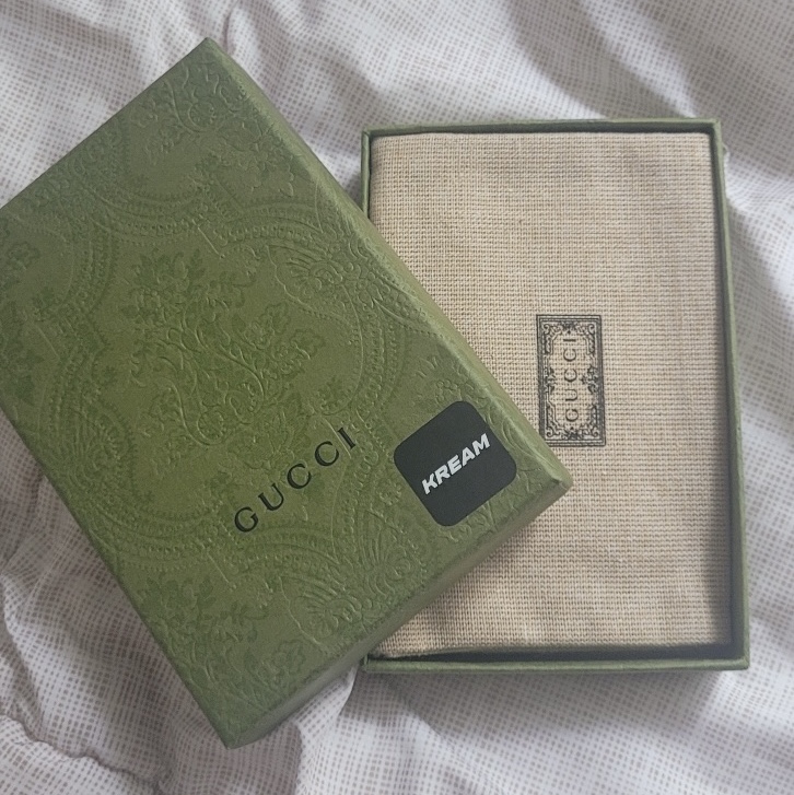 Gucci Bestiary Kingsnake Print Card Case Beige Ebony 착용 스타일 - 1
