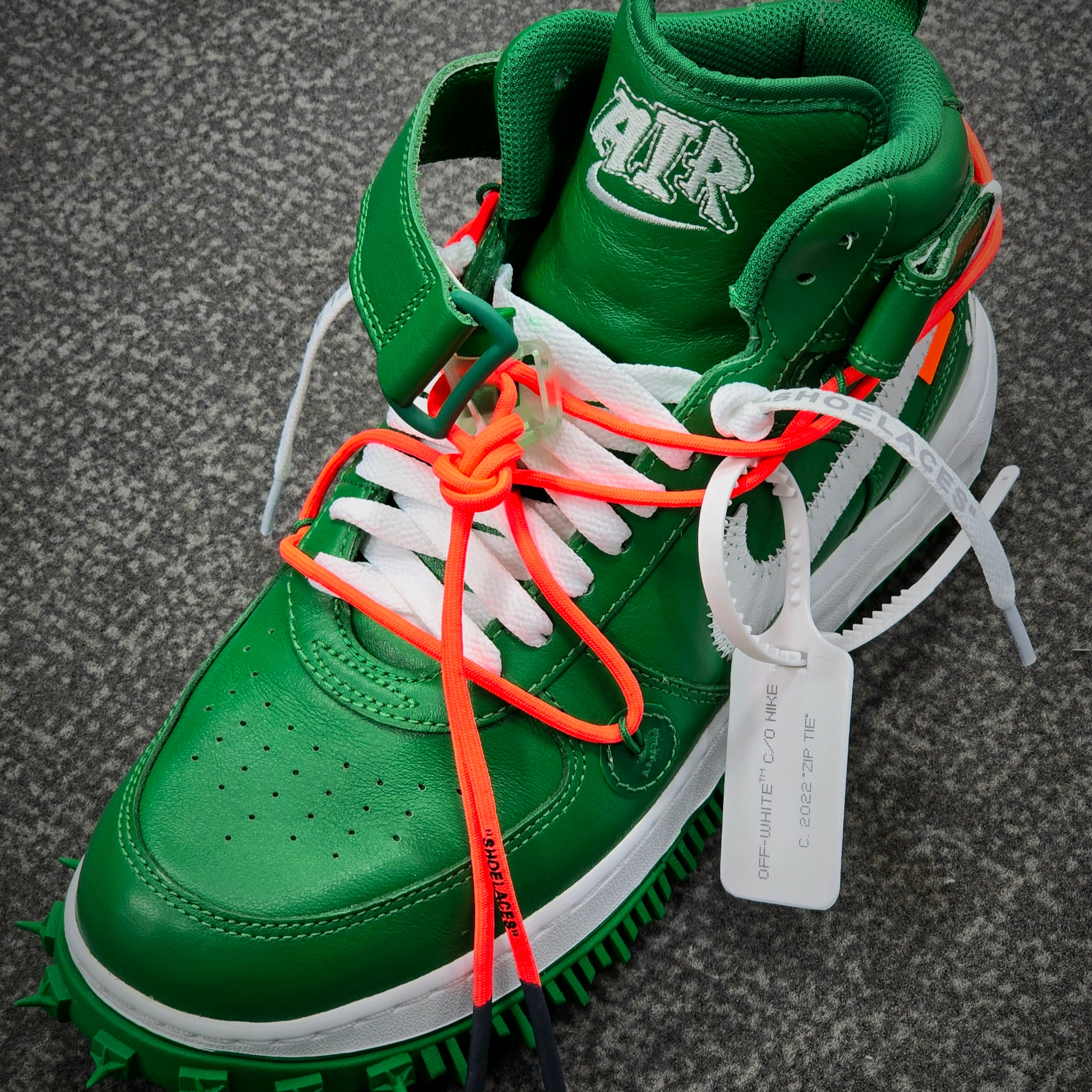 Nike x Off-White Air Force 1 Mid SP Leather Pine Green 착용 스타일 - 1