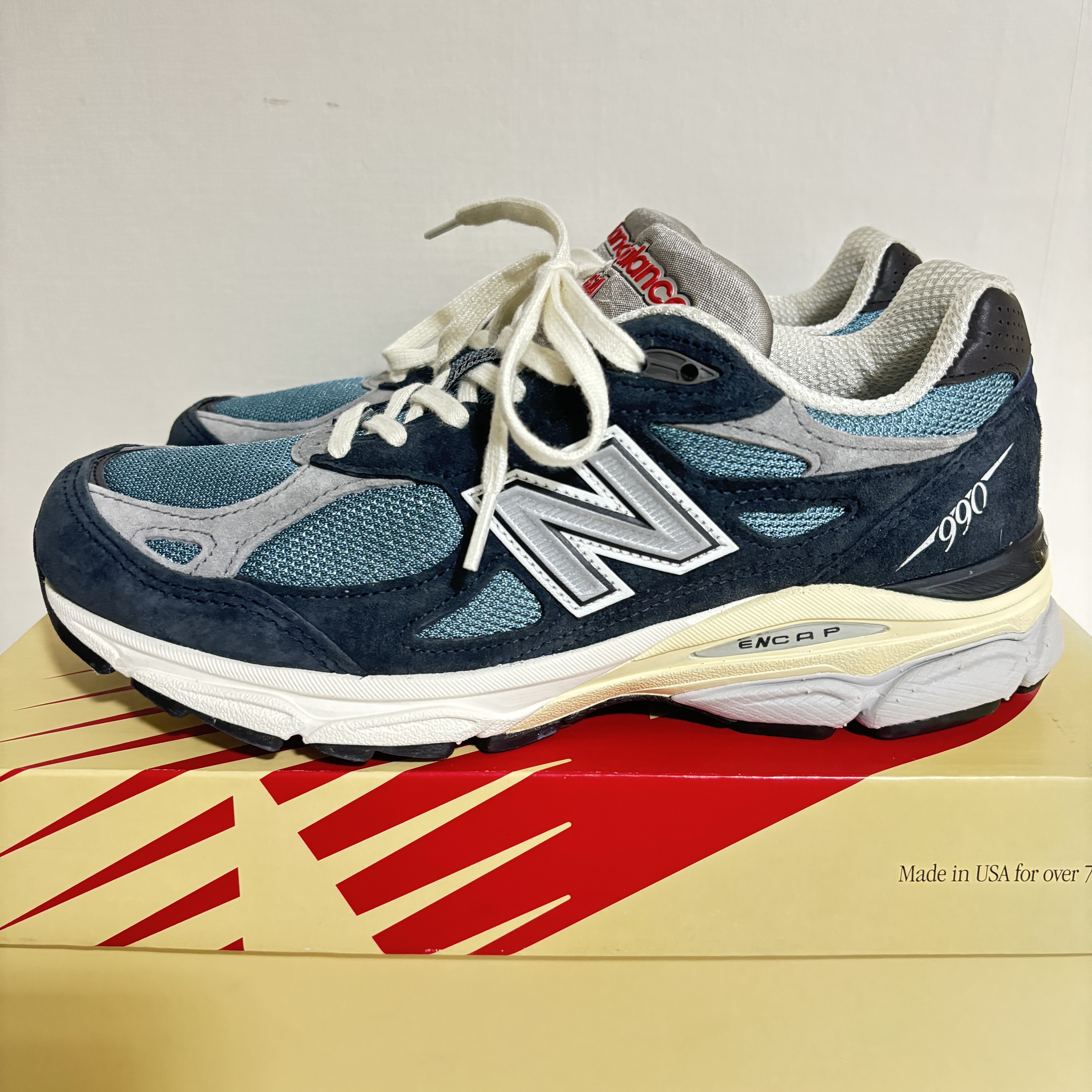 New Balance 990v3 Made in USA Navy Spring Tide, New Balance 990v3 Made in USA White Blue 착용 스타일 - 3