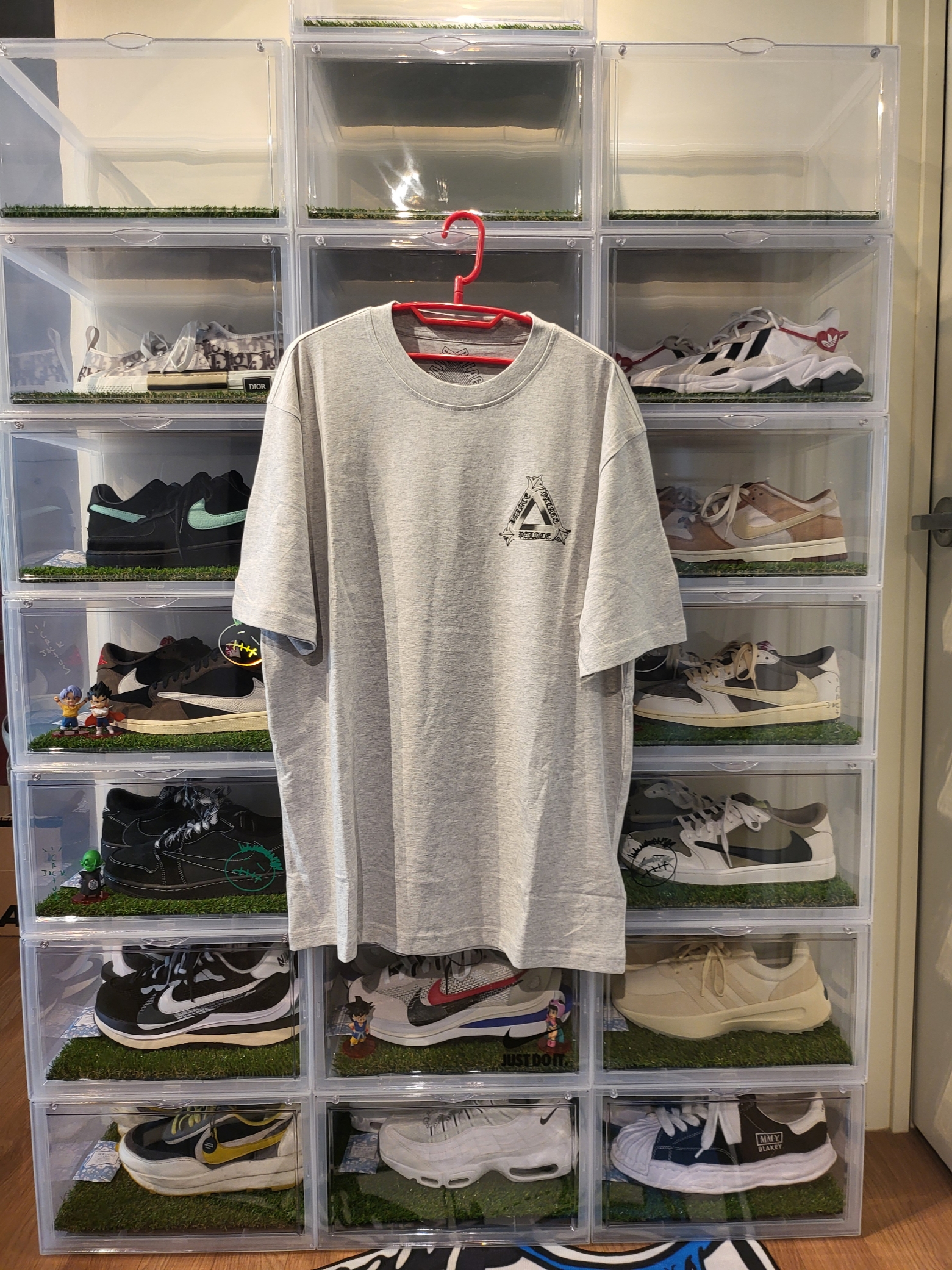 Palace Tri-OG T-Shirt Grey Marl - 24SS 착용 스타일 - 1