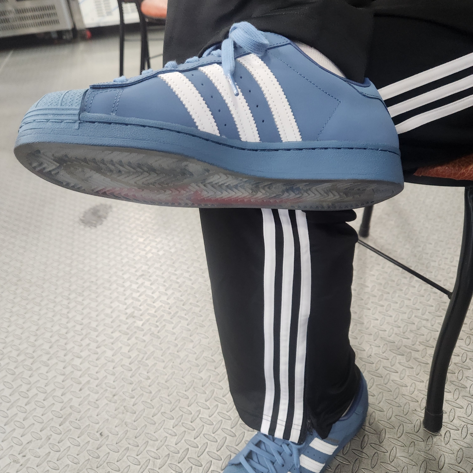 Adidas x Atmos x Daiki Tsuneta Superstar Altered Blue 착용 스타일 - 2