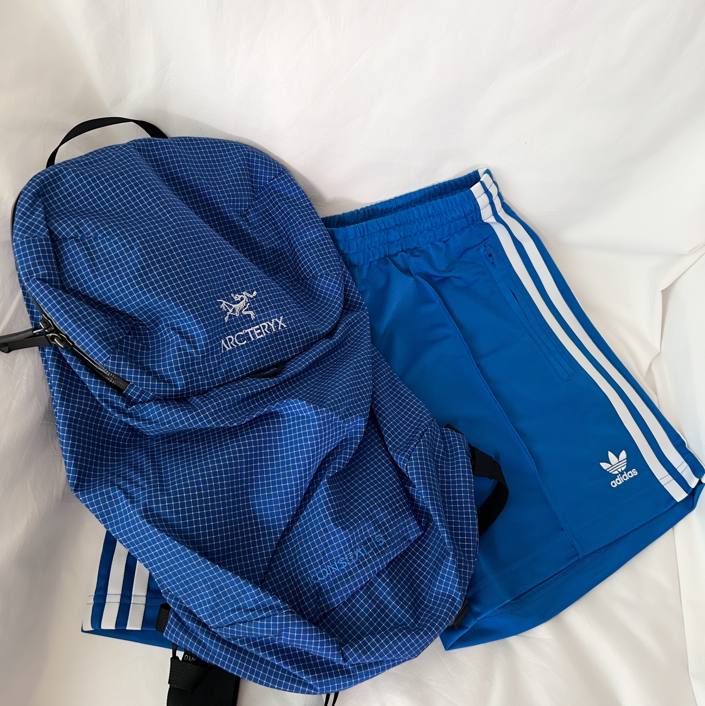 (W) Adidas Firebird Shorts Blue Bird - KR Sizing, Arc'teryx Konseal 15 Backpack Vitality 착용 스타일
