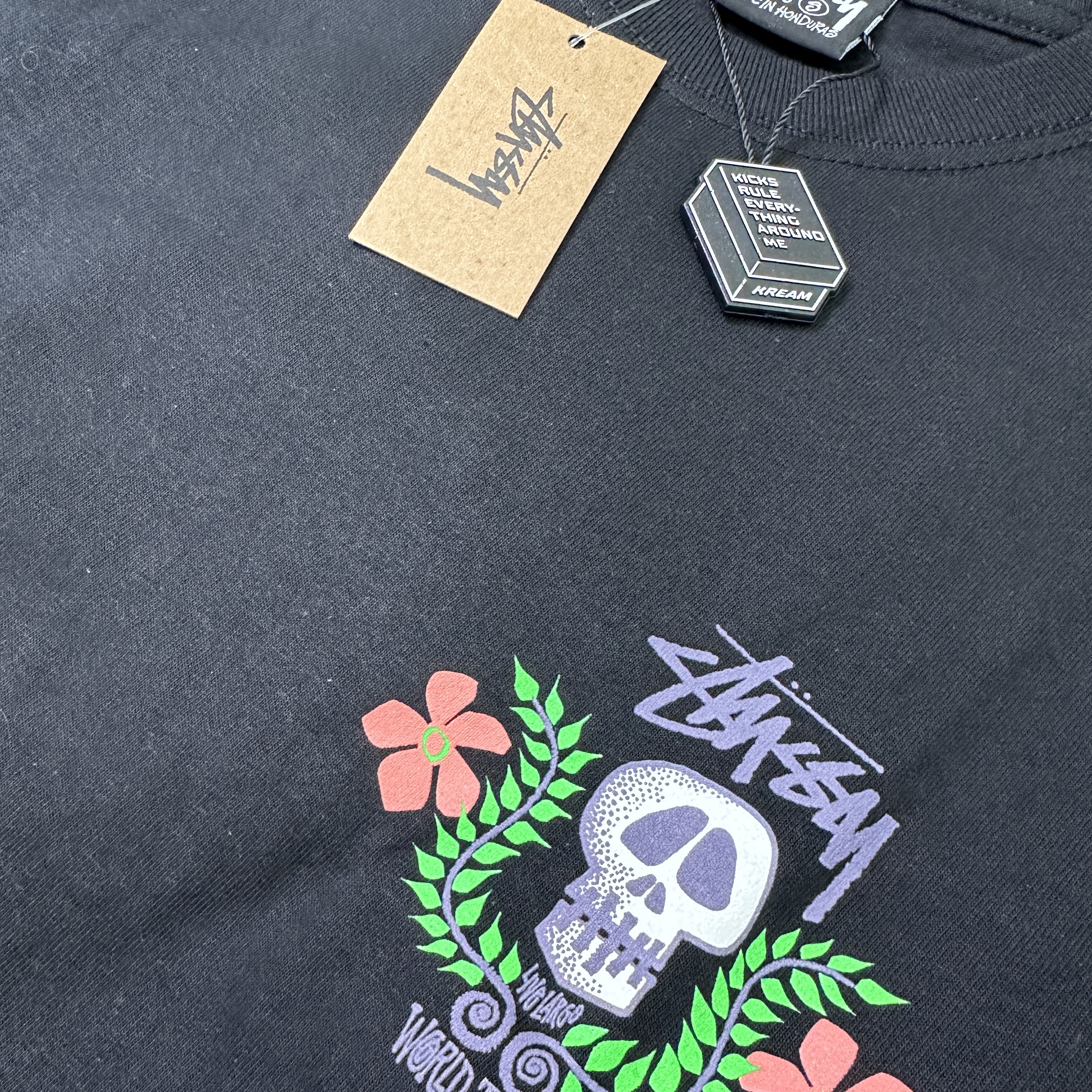Stussy Skull Crest T-Shirt Black 착용 스타일