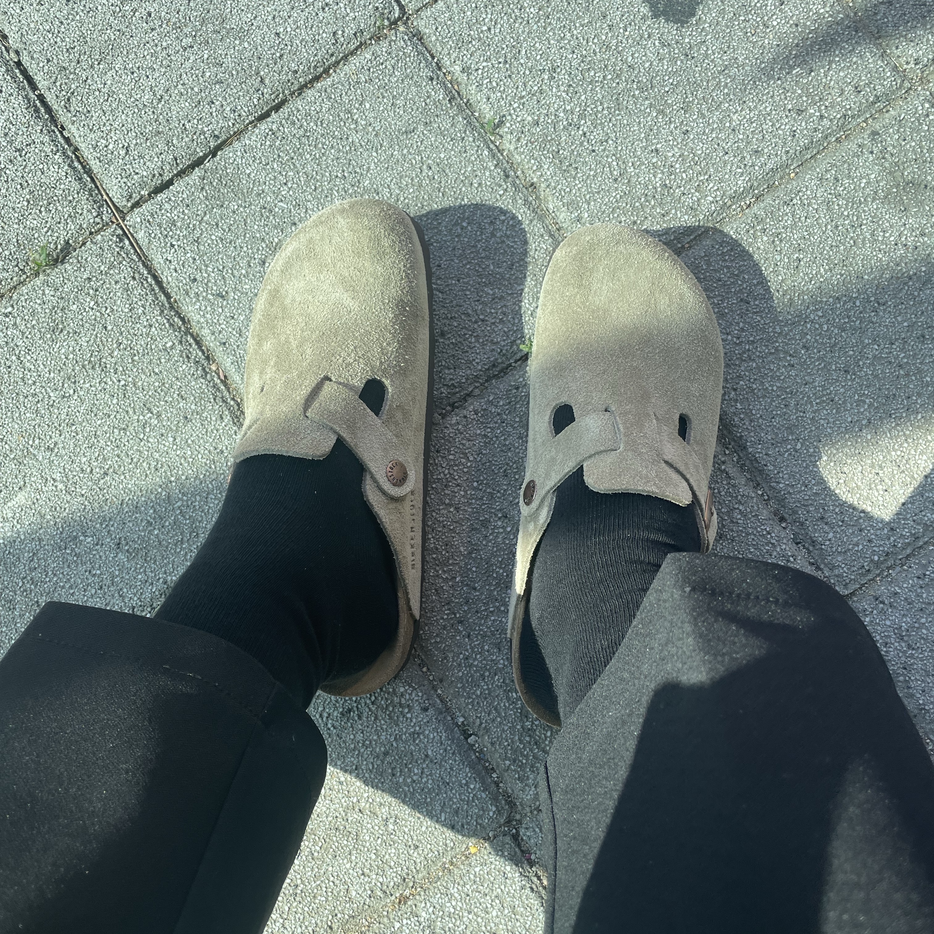 Birkenstock Boston Soft Footbed Taupe - Narrow 착용 스타일