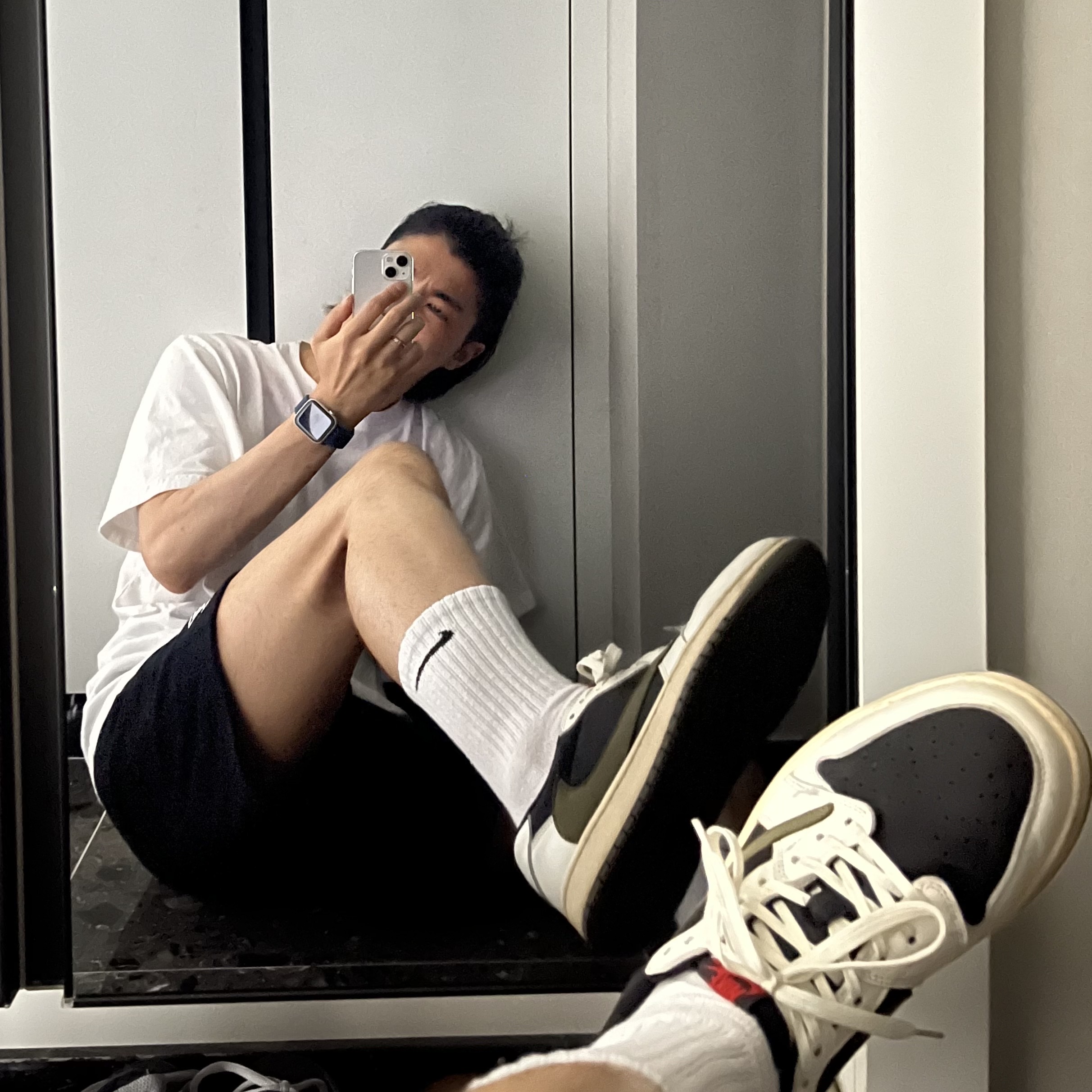 (W) Jordan 1 x Travis Scott Retro Low OG SP Medium Olive 착용 스타일
