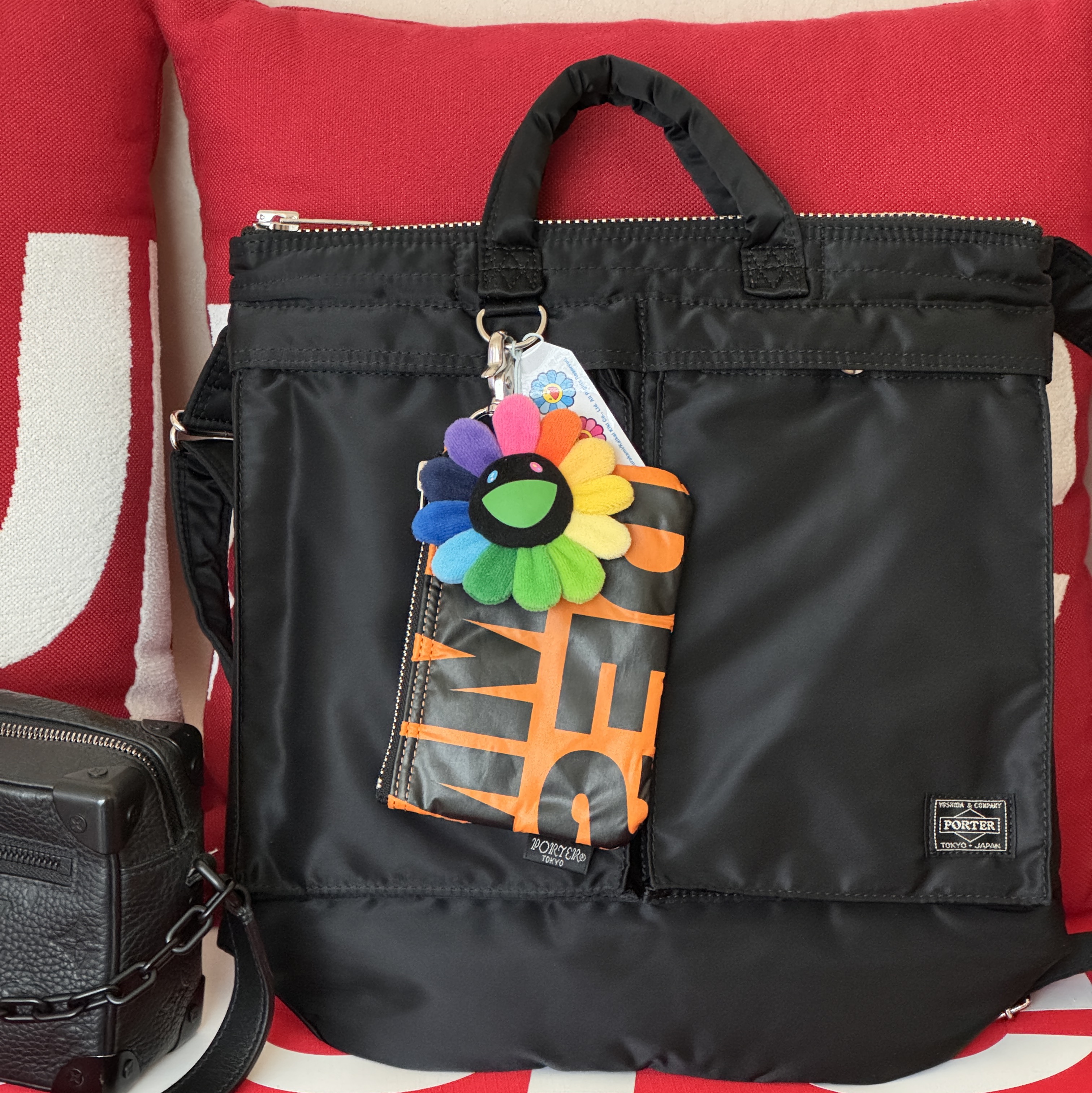 Porter x Comme des Garcons Tanker Helmet Bag S Black 착용 스타일