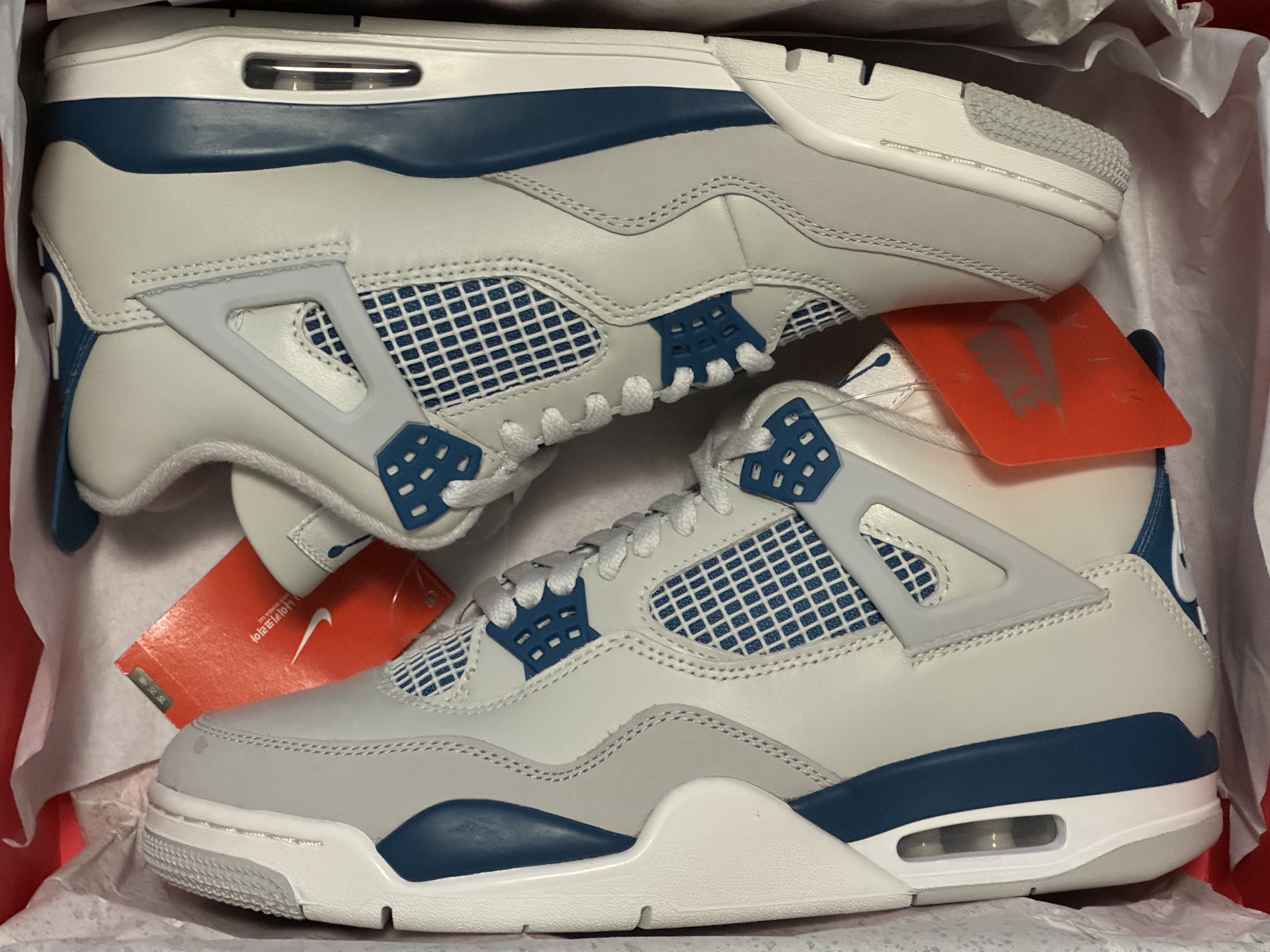 Jordan 4 Retro Industrial Blue 착용 스타일