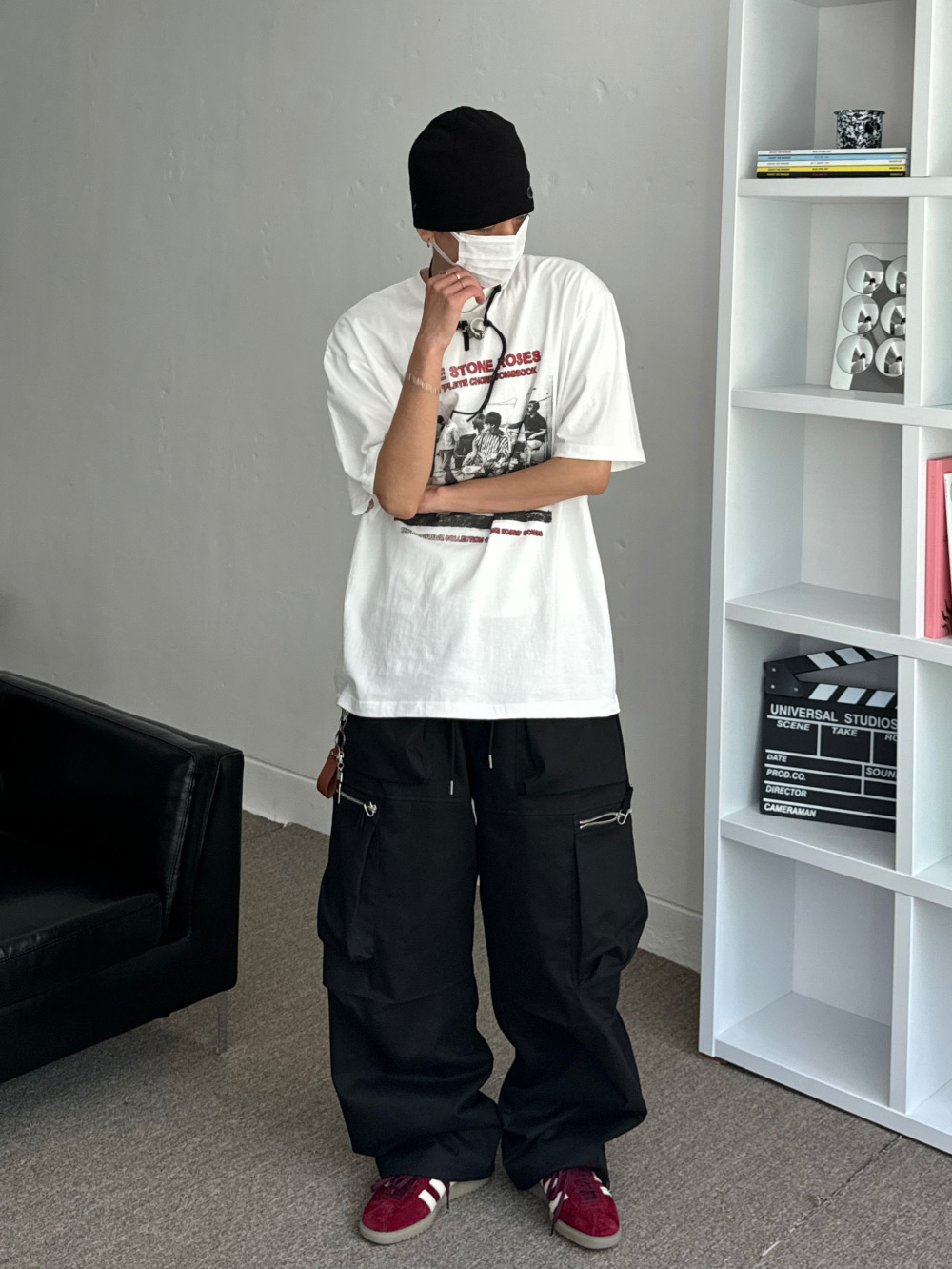 Our Legacy Ladon Leather Keychain Black, Adidas Bermuda College Burgundy 착용 스타일 - 2