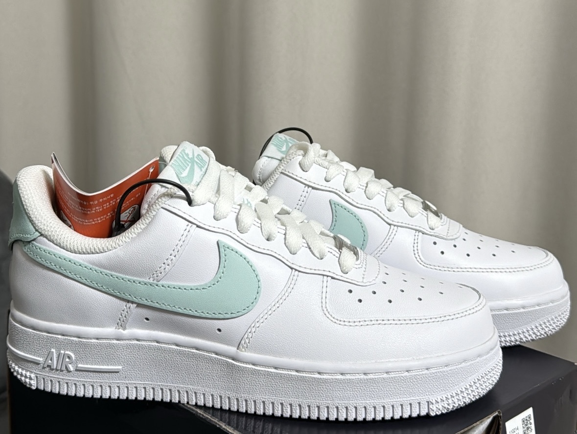 (W) Nike Air Force 1 '07 Flyease White Jade Ice 착용 스타일