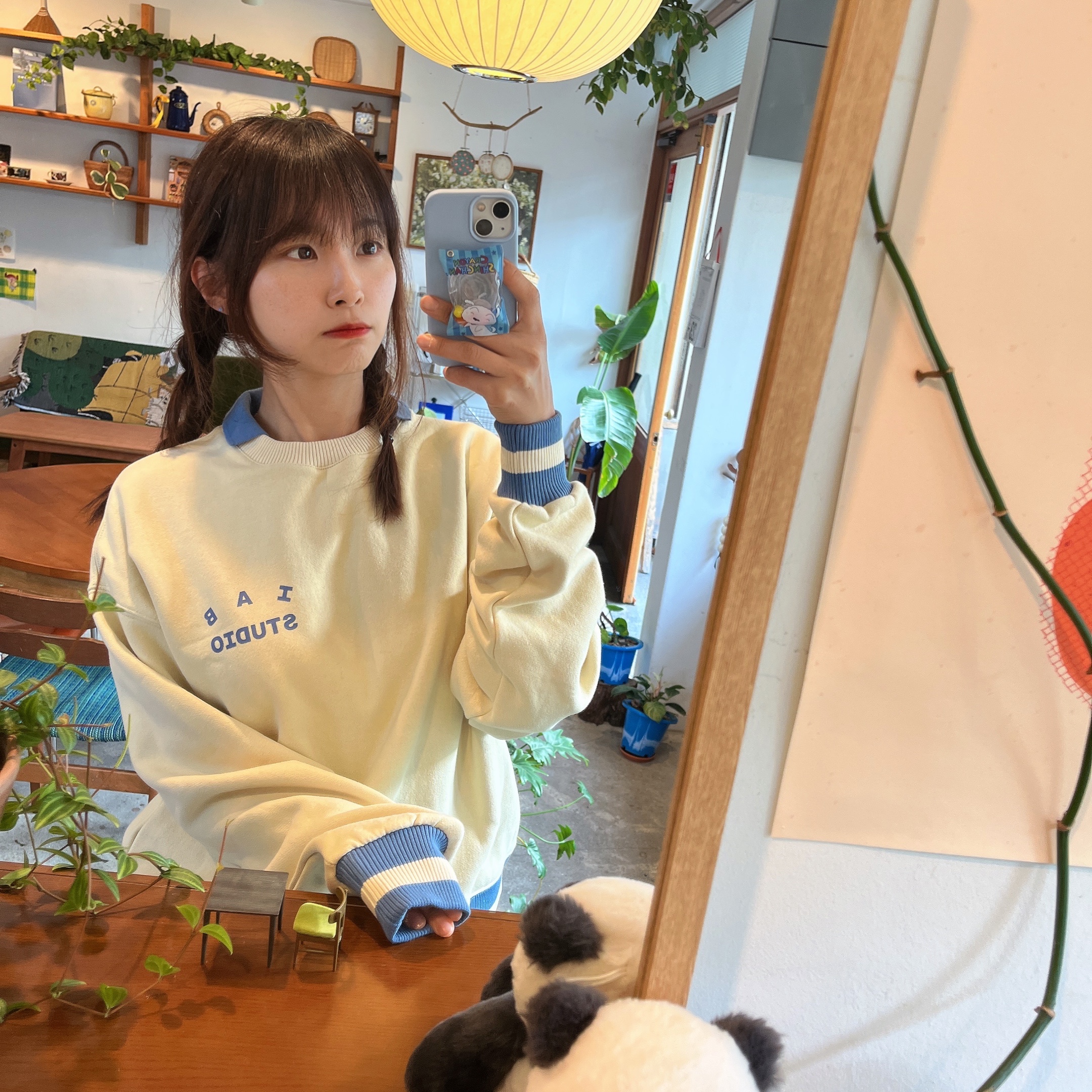 IAB Studio x Yonex Sweatshirt Reed Yellow 착용 스타일 - 2