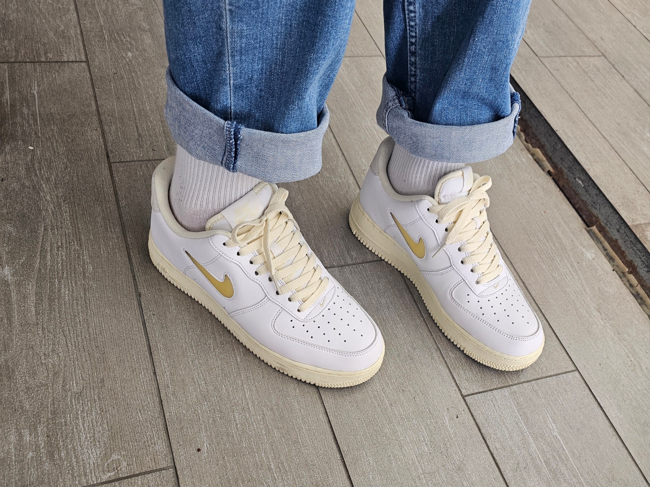 Nike Air Force 1 '07 LX Pale Vanilla 착용 스타일