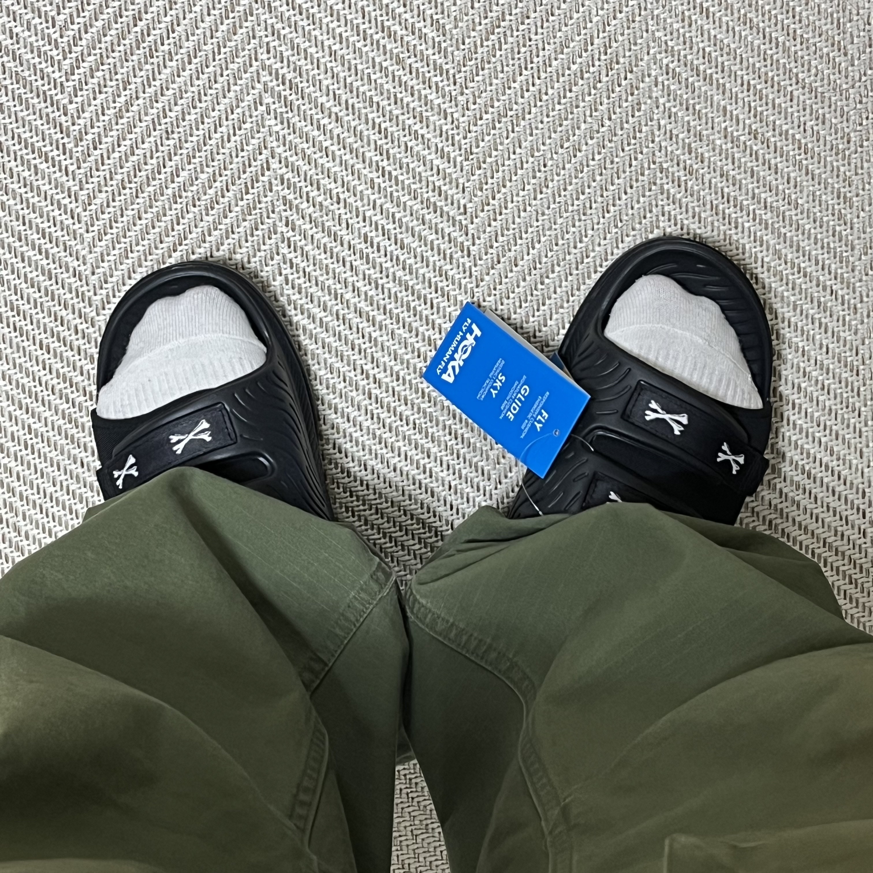 Hoka x WTAPS Ora Luxe Black, Hoka x WTAPS Ora Luxe Four Leaf Clover 착용 스타일 - 1