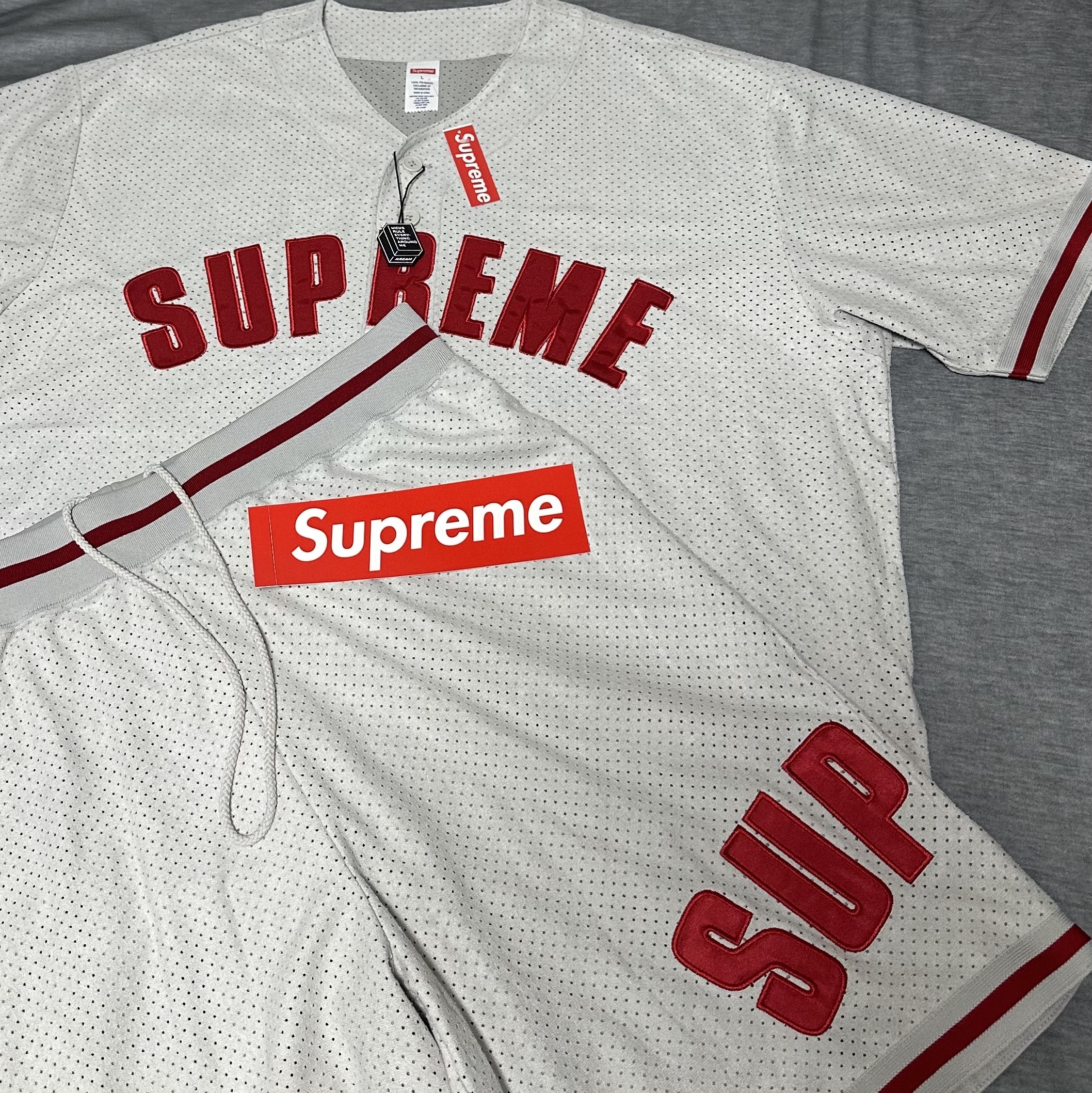 Supreme Ultrasuede Mesh Baseball Jersey Grey - 24SS, Supreme Ultrasuede Mesh Short Grey - 24SS 착용 스타일