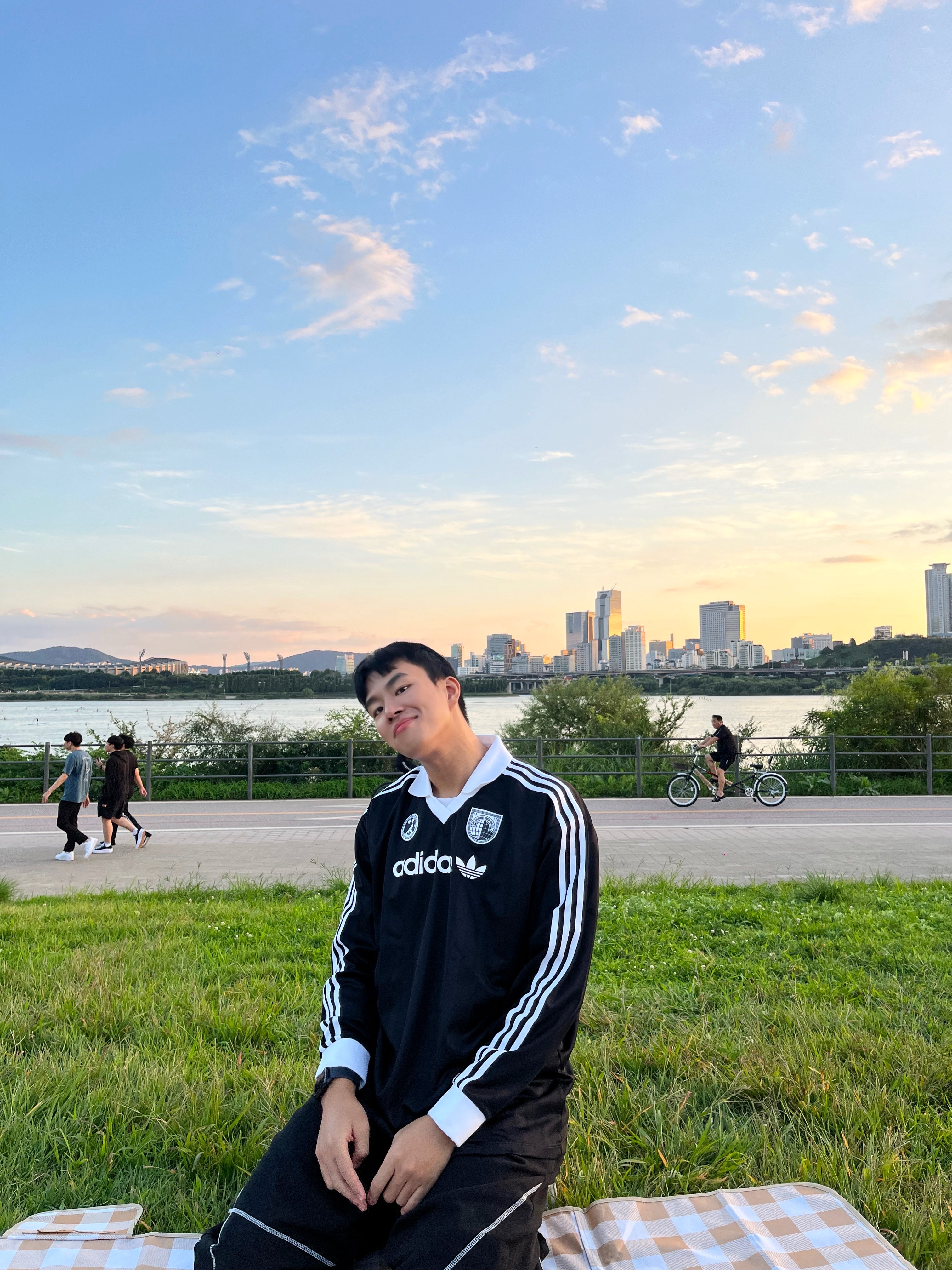 (W) Adidas Football Long Sleeve T-Shirt Black - US Sizing 착용 스타일