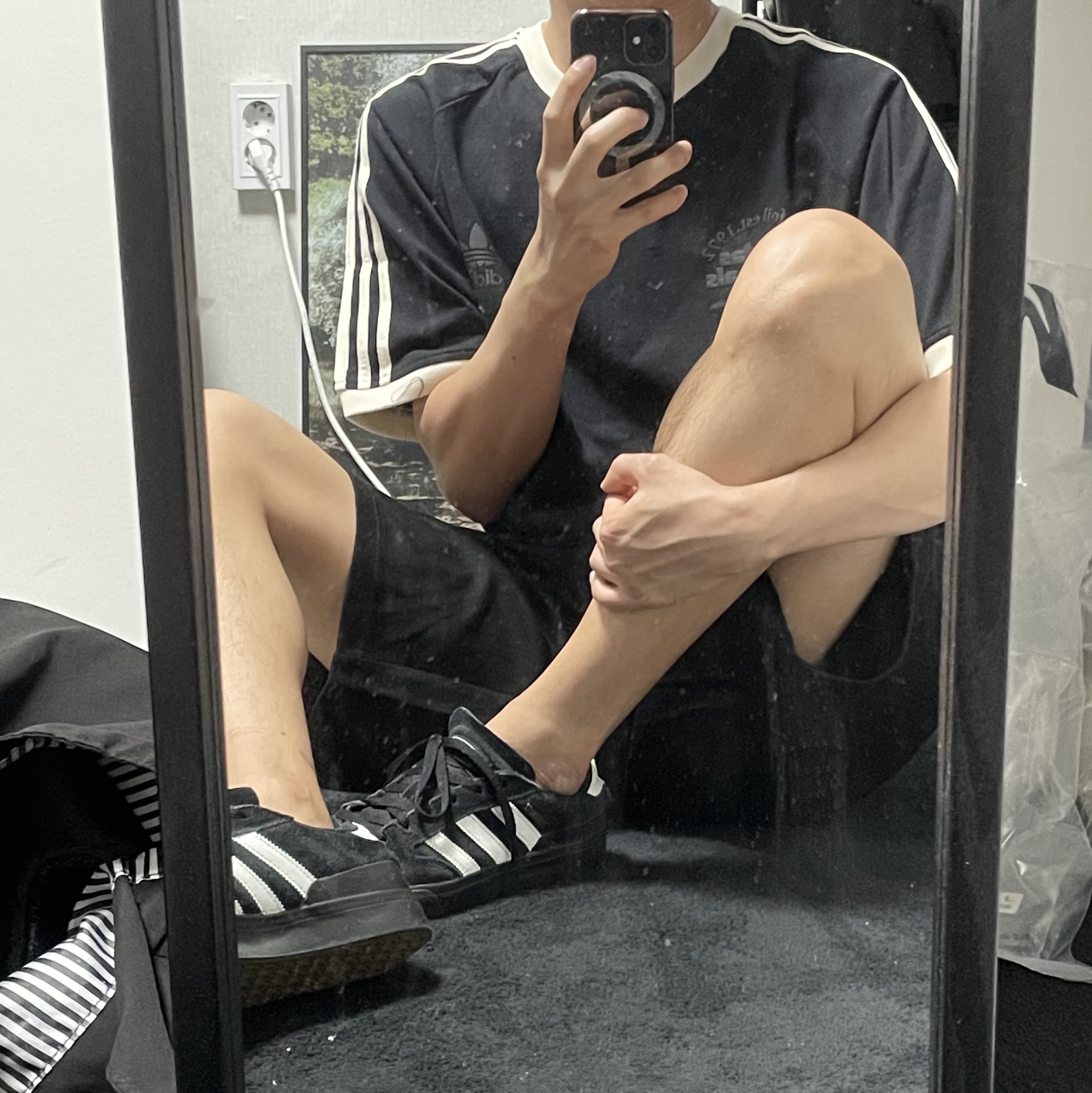 Adidas GRF T-Shirt Black - KR Sizing, Adidas Busenitz Vulc 2 Core Black 착용 스타일