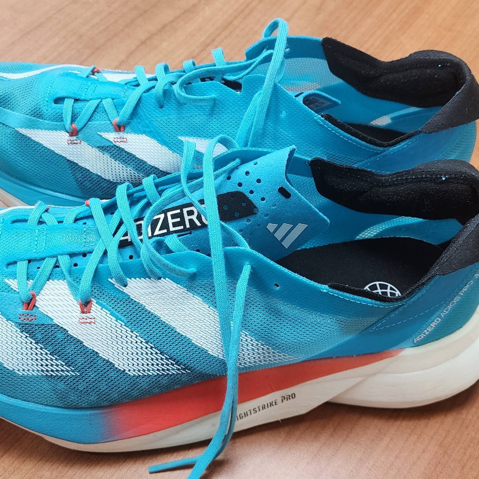 Adidas Adizero Adios Pro 3 M Lucid Cyan 착용 스타일 - 3