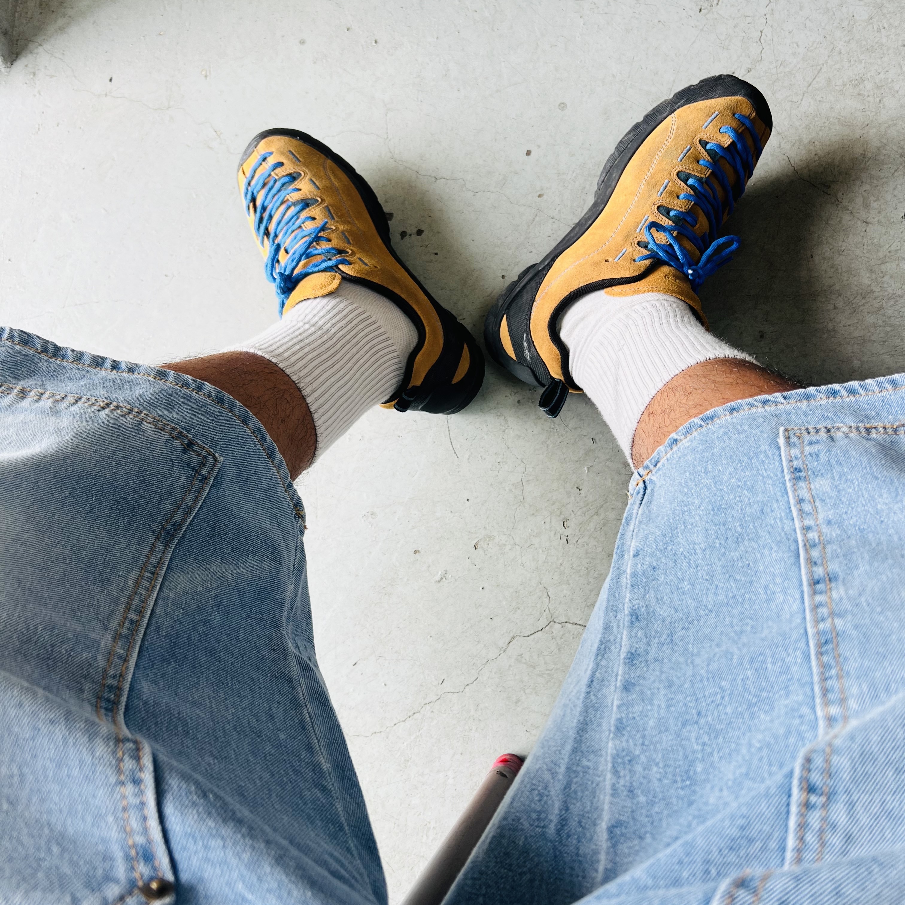Keen Jasper Suede Sneakers Camel 착용 스타일