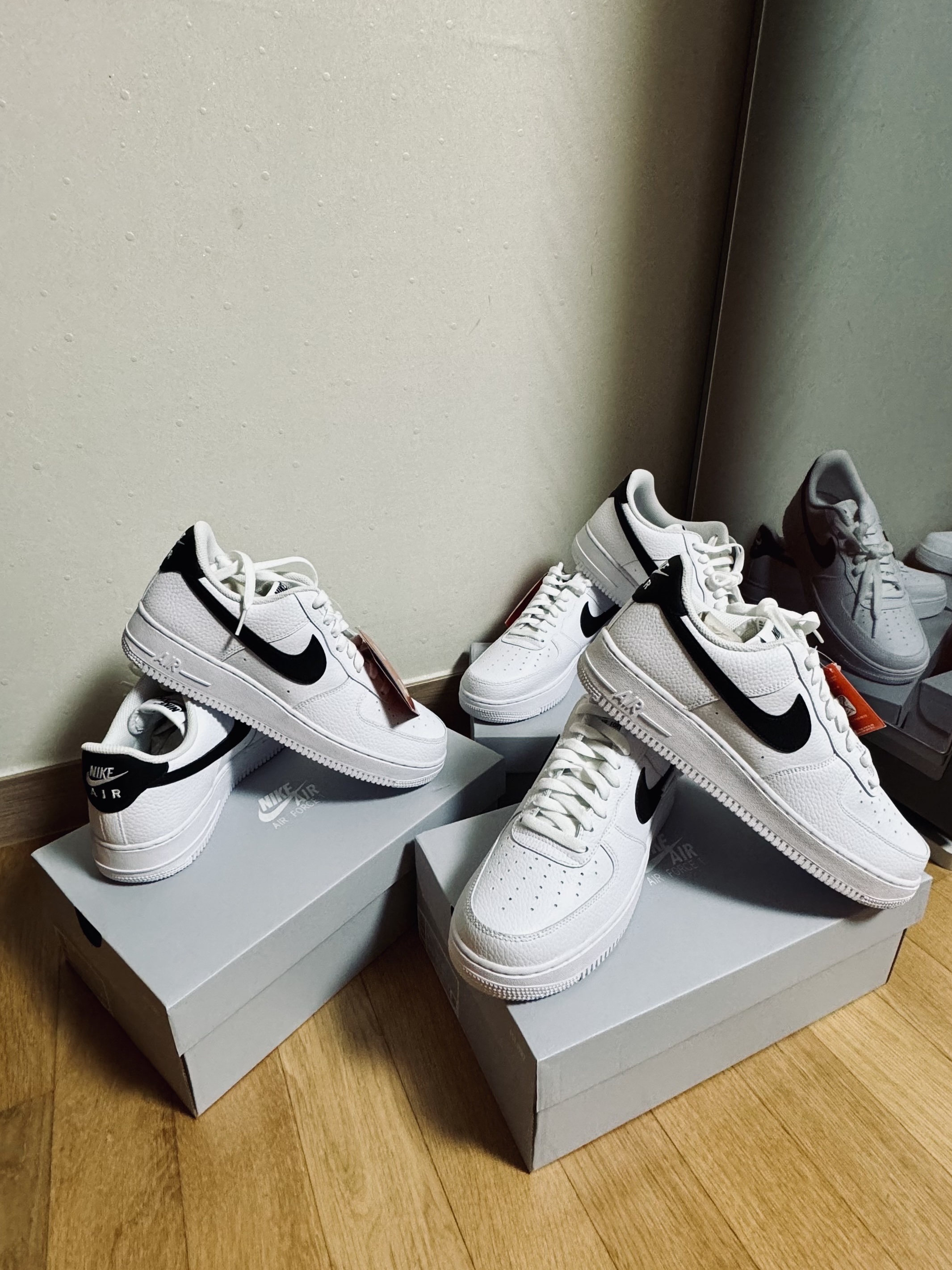 Nike Air Force 1 '07 LV8 40th Anniversary Join Forces White Black, (GS) Nike Air Force 1 White Black 착용 스타일
