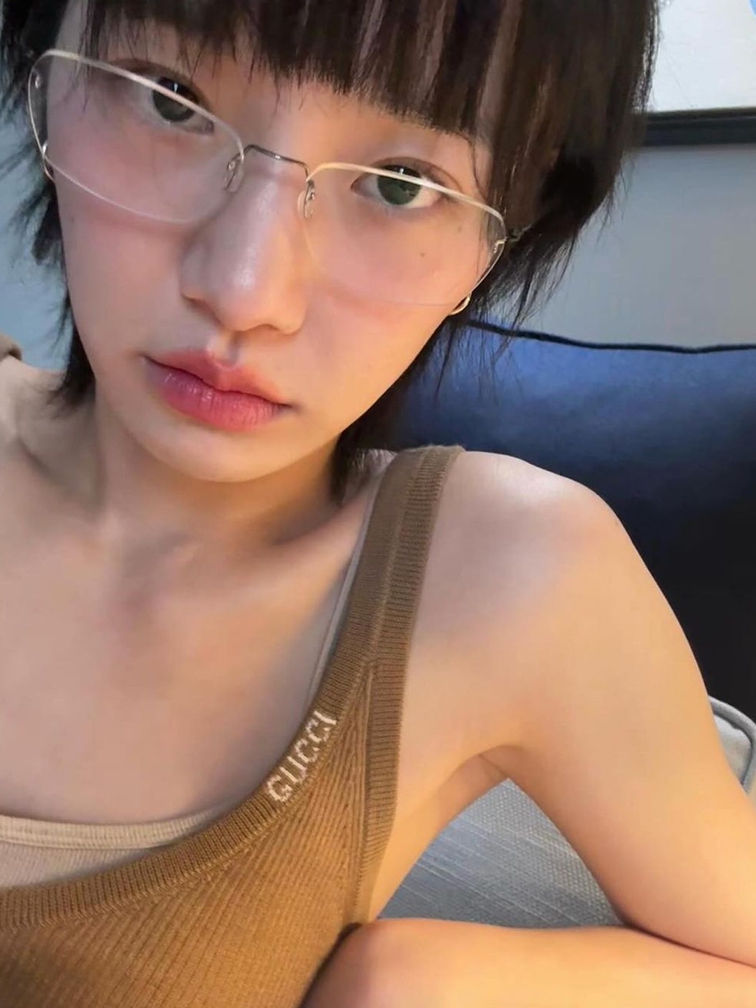 Gucci Technical Jersey Tank Top White, (W) Gucci Cotton Tank Top with Web Ivory 착용 스타일 - 2