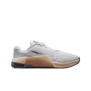 (W) Nike Metcon 9 White Metalic Gold Grain Sanddrift White