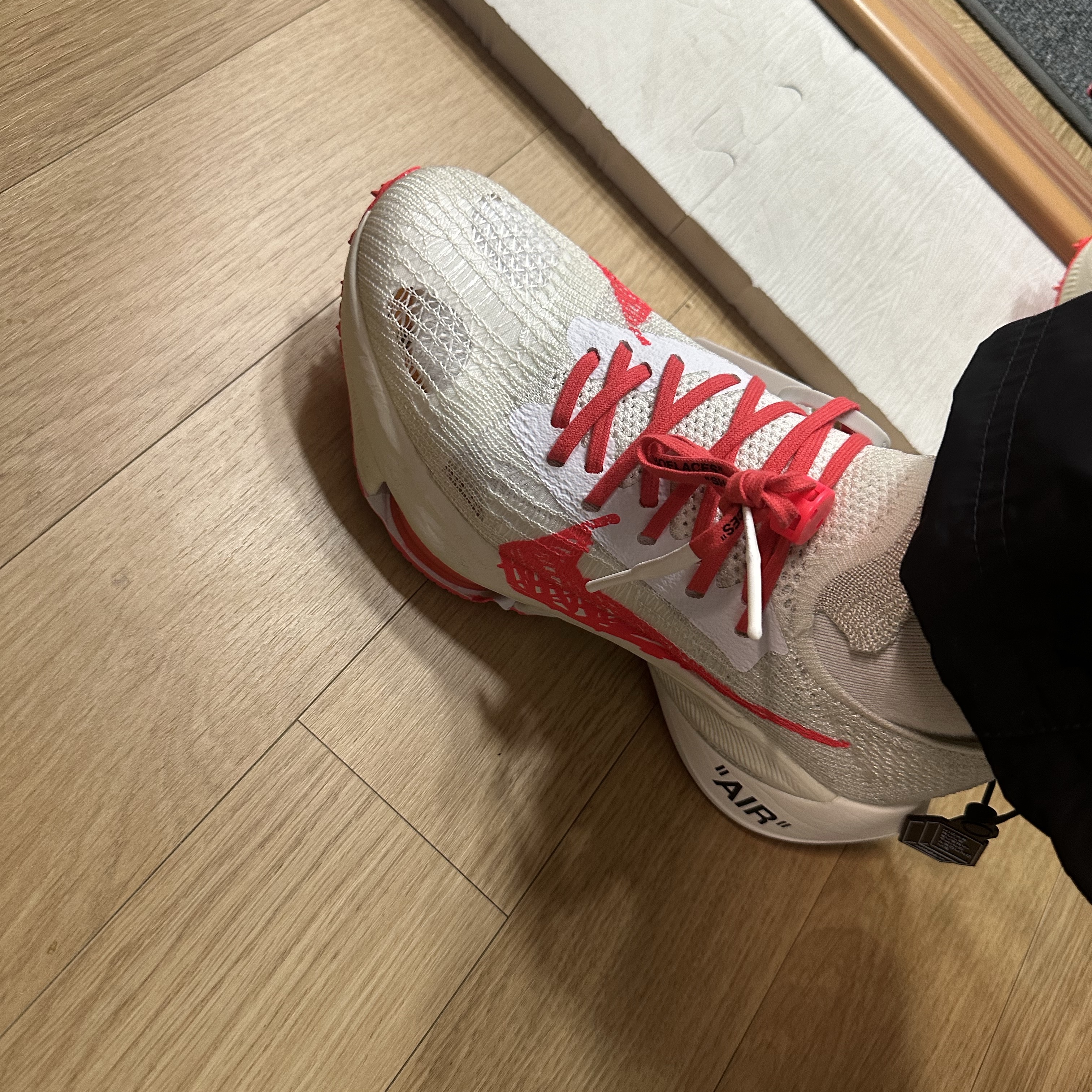 Nike x Off-White Air Zoom Tempo Next% Solar Red, Nike x Off-White NRG Track Suit Black - Asia 착용 스타일 - 1