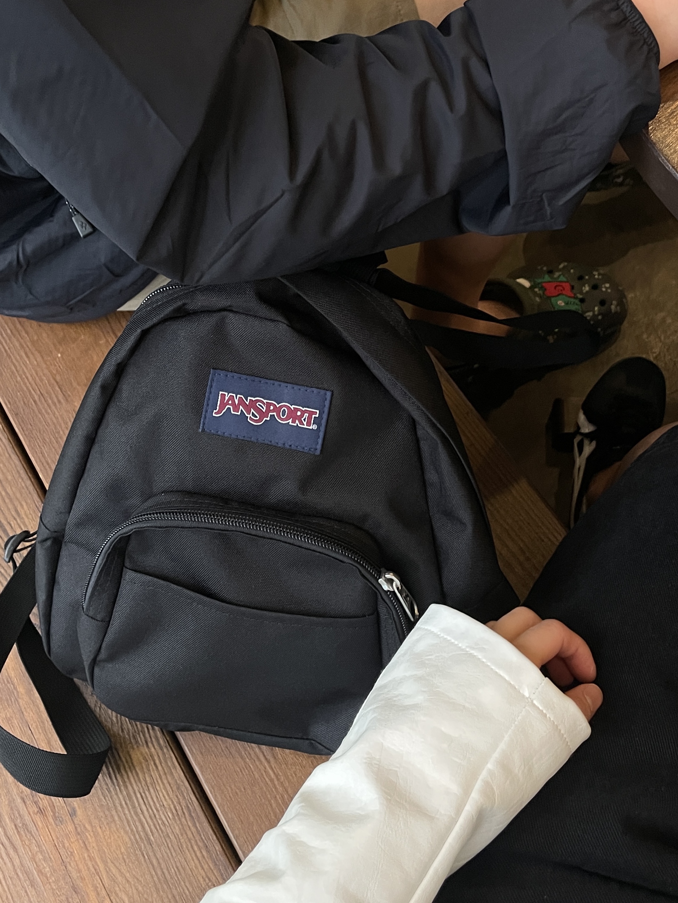 Onitsuka Tiger Mexico 66 Black White, Jansport Half Pint Mini Backpack Black 착용 스타일 - 2