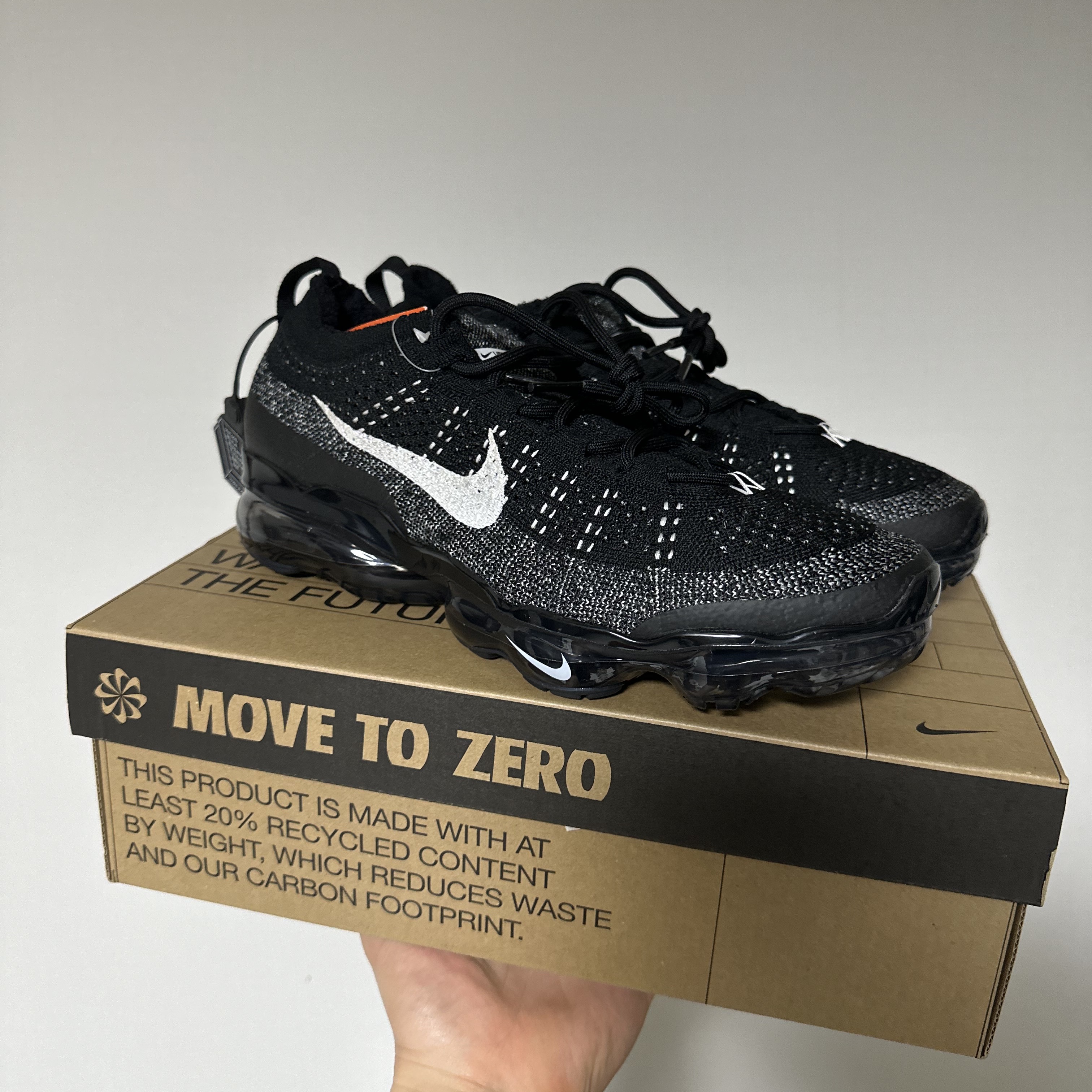 Nike Air VaporMax 2023 Flyknit Black 착용 스타일